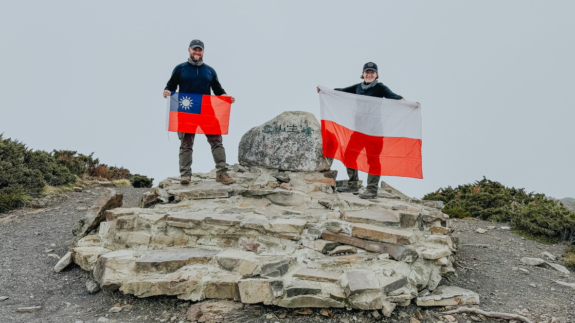 5.11 Icon Cargo Pants na szczycie Xueshan Main Peak