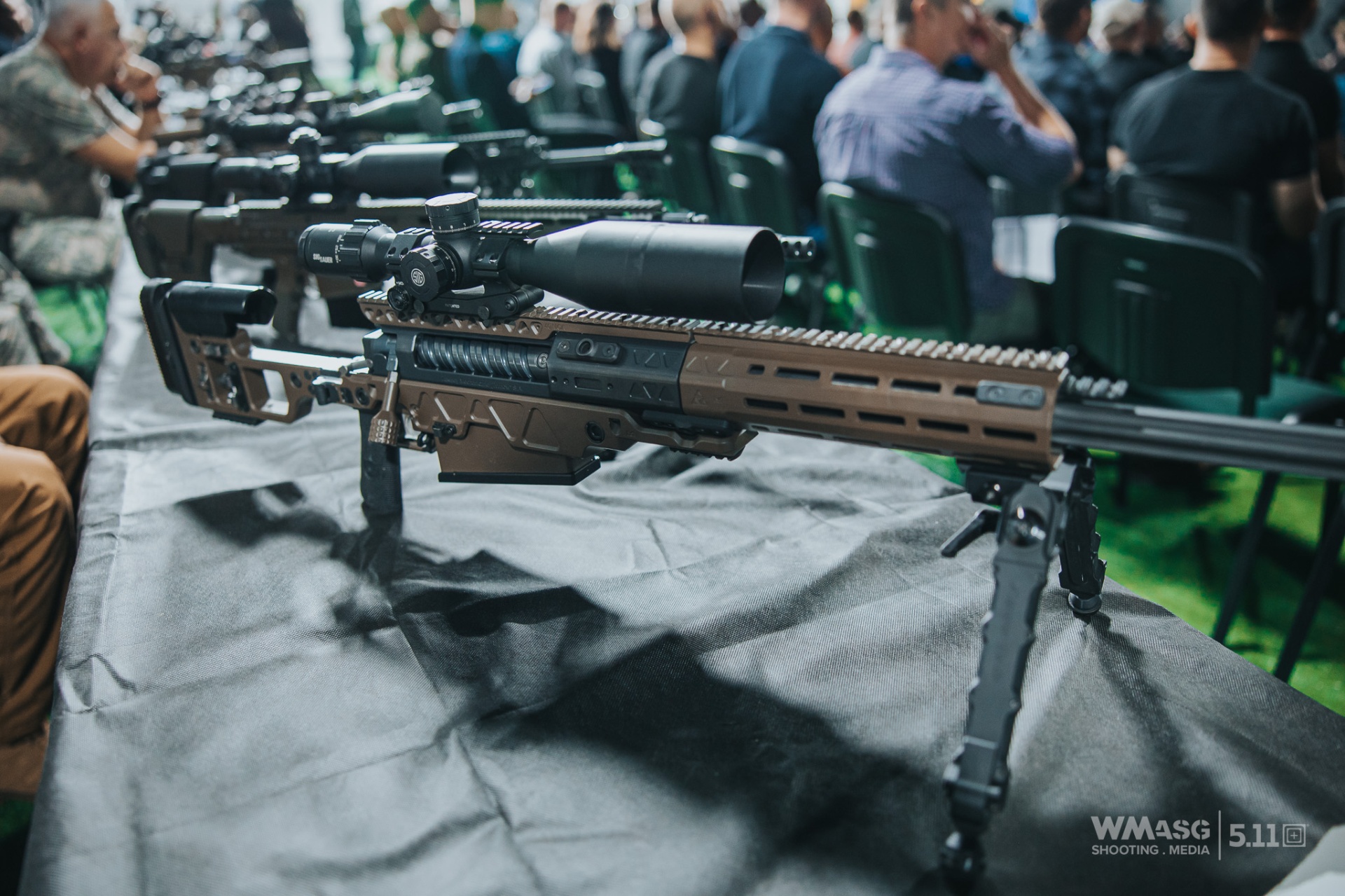 {photo ZMT and FB Radom} Two Polish arms manufacturers also presented their offers: FB Radom and Zakłady Mechaniczne Tarnów