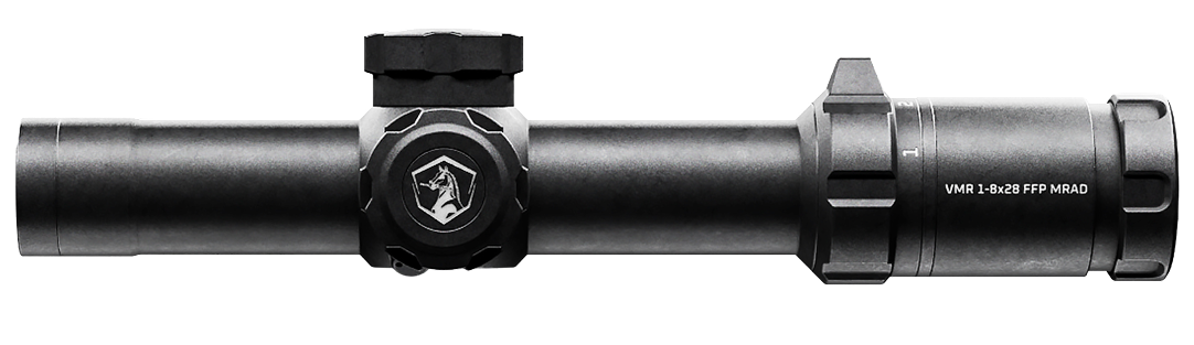Colt Optics debiutuje serią VMR – trzema lunetami obejmującymi pełne spektrum zastosowań strzeleckich. Od kompaktowego LPVO 1–8× po konstrukcję 4.5–27×56, wszystkie modele łączy FFP, tubus 34 mm i rozwiązania klasy taktycznej.
