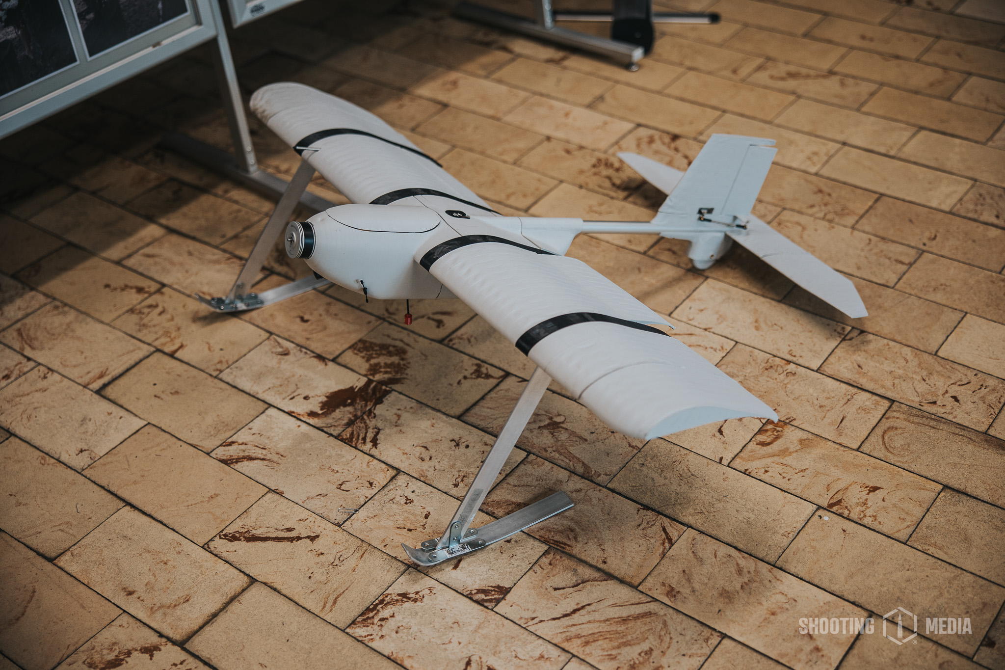 Zgrupowanie dronowe "Kręci się!" - wytrzymały na twarde lądowanie samolot-dron