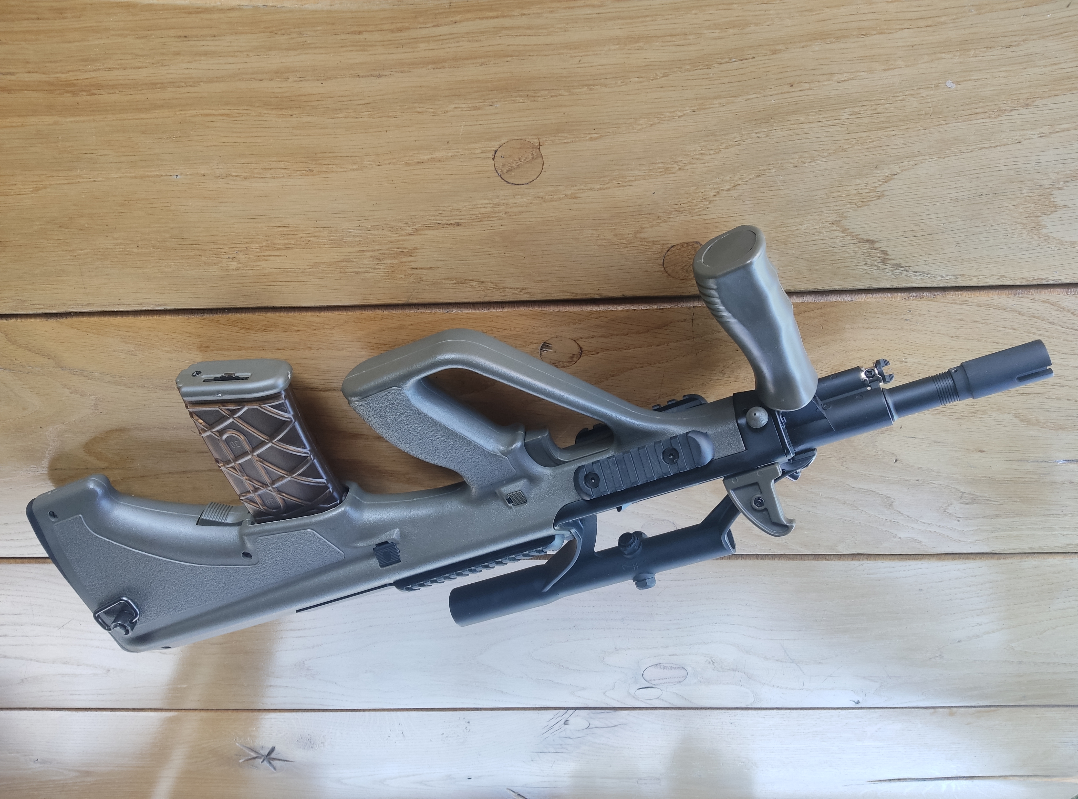 Steyr AUG Bronze Green