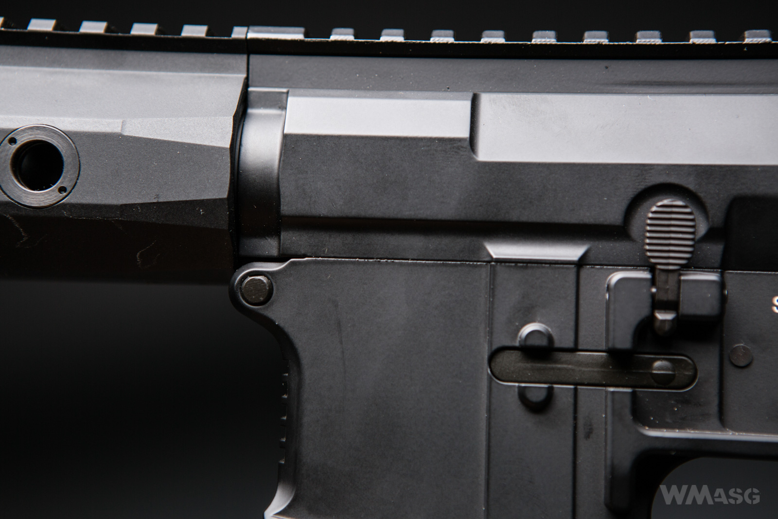 Cyma CM.097B - z zewnątrz