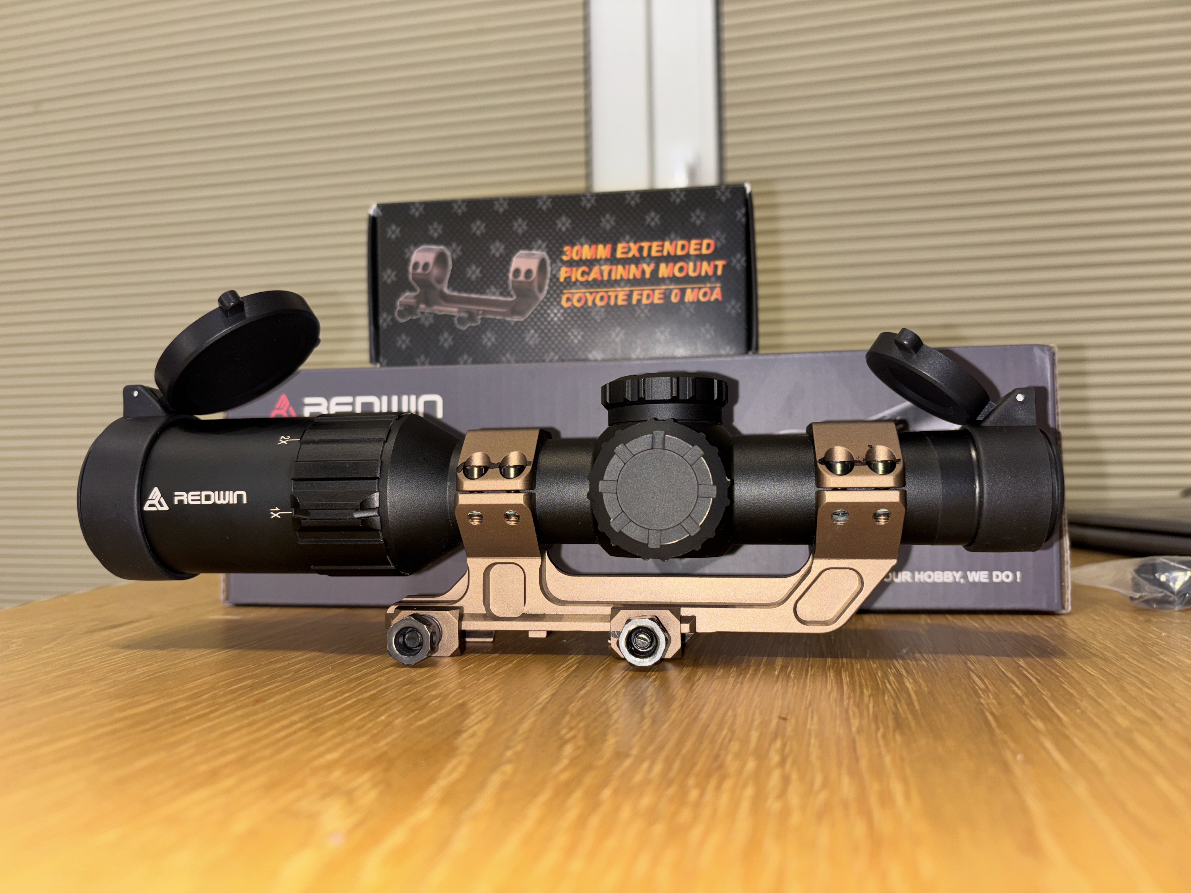 Luneta biegowa Redwin SCARLET 1-6×24 SFP CZARNA RW10 z montażem Vector Optics Extended AR Mount - 30 mm FDE