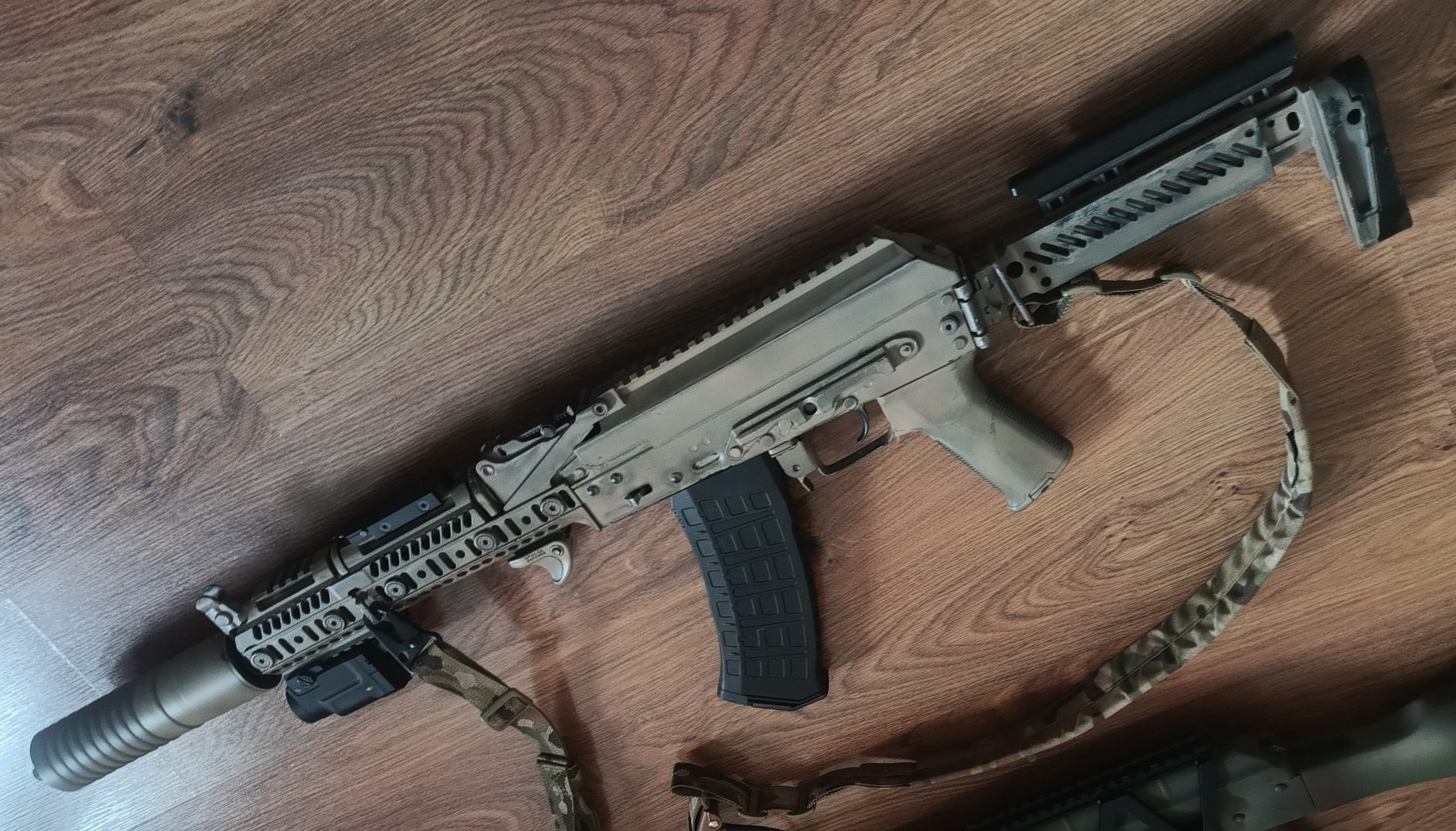 AK105 E&L pod reko FSB / SSO