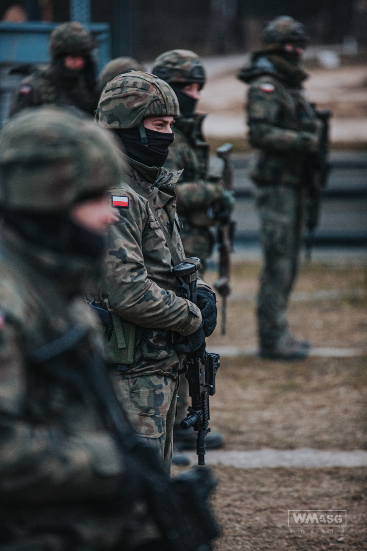 Żołnierze 6bdow na poligonie w Orzyszu (12.2020)
