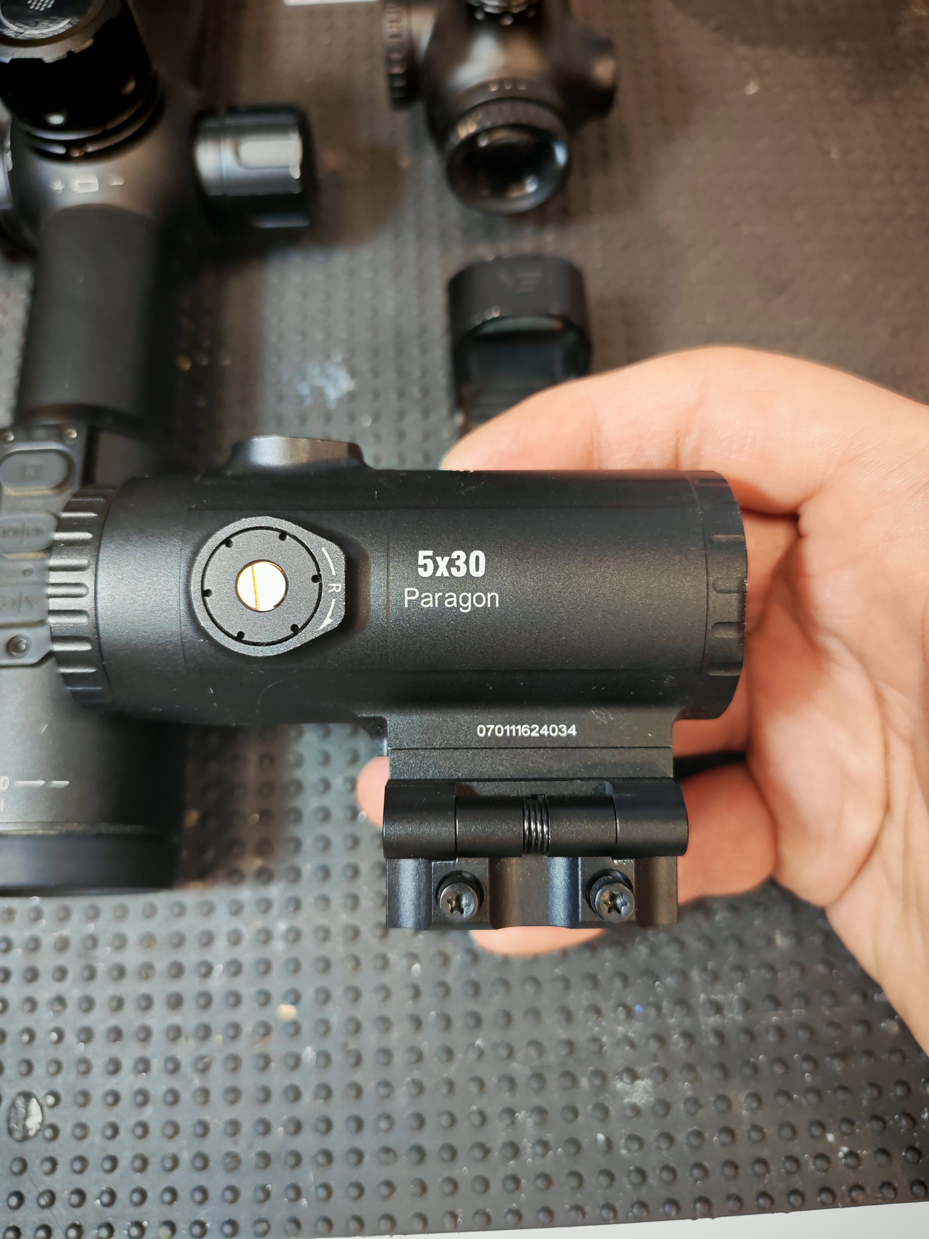 Magnifier vector paragon x5