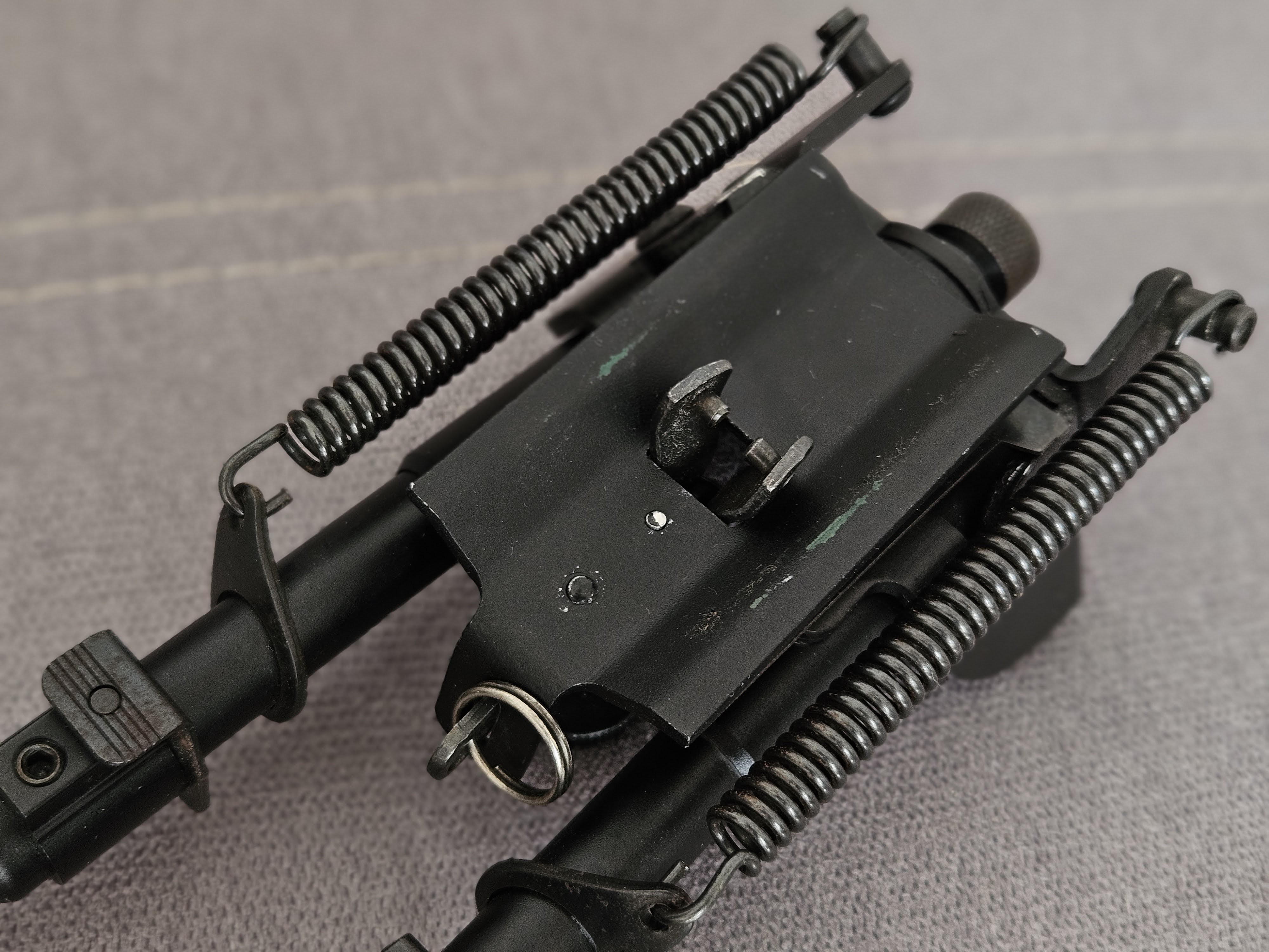 Dwójnóg bipod Novritsch V1 rozkładany, adapter na szynę 22mm