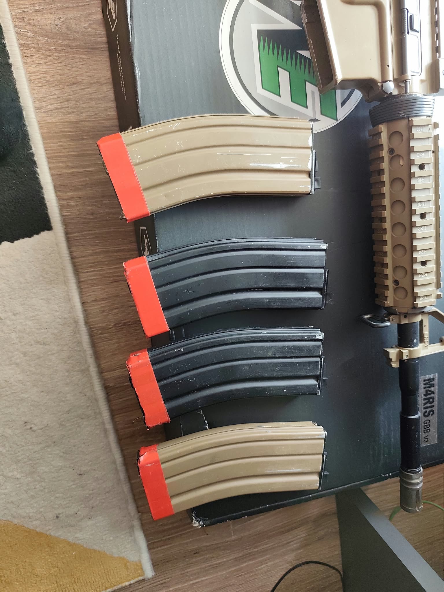 WE M4A1 RIS gbbr + 4 magazynki