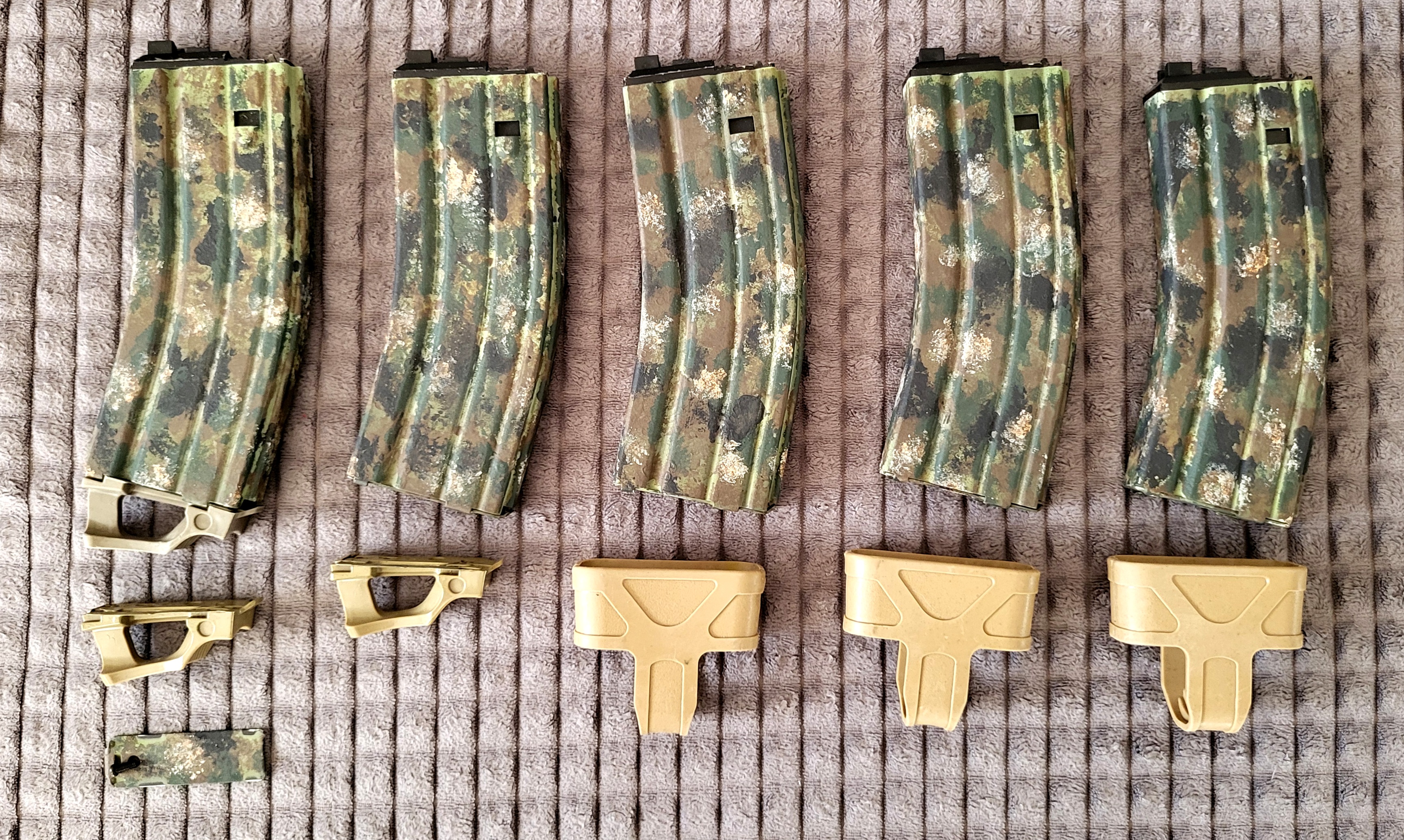 !LICYTACJA BEZ CENY MINIMALNEJ! 5 x MAGAZYNKI WE GREEN GAS - M4, SCAR, AR-15, HK (GAZ, GBB, UCHWYTY)