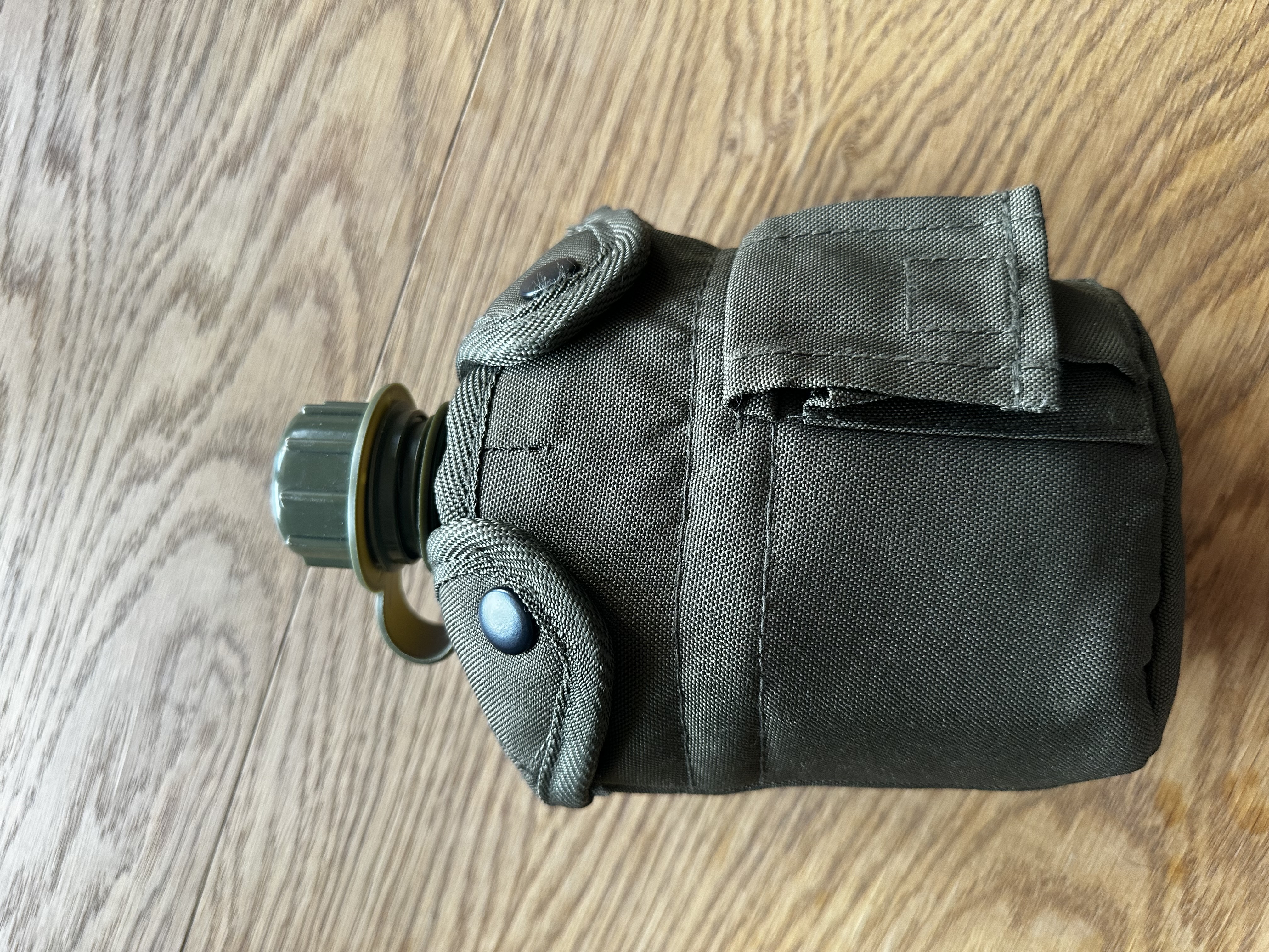 Manierka Mil-Tec US Plastic Canteen z pokrowcem i kubkiem - Olive