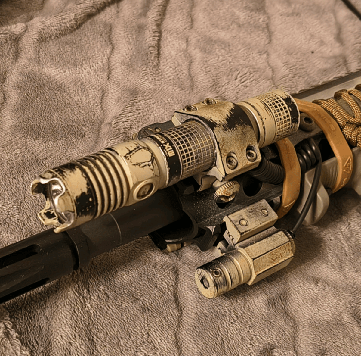 Latarka Olight 1000LM ris