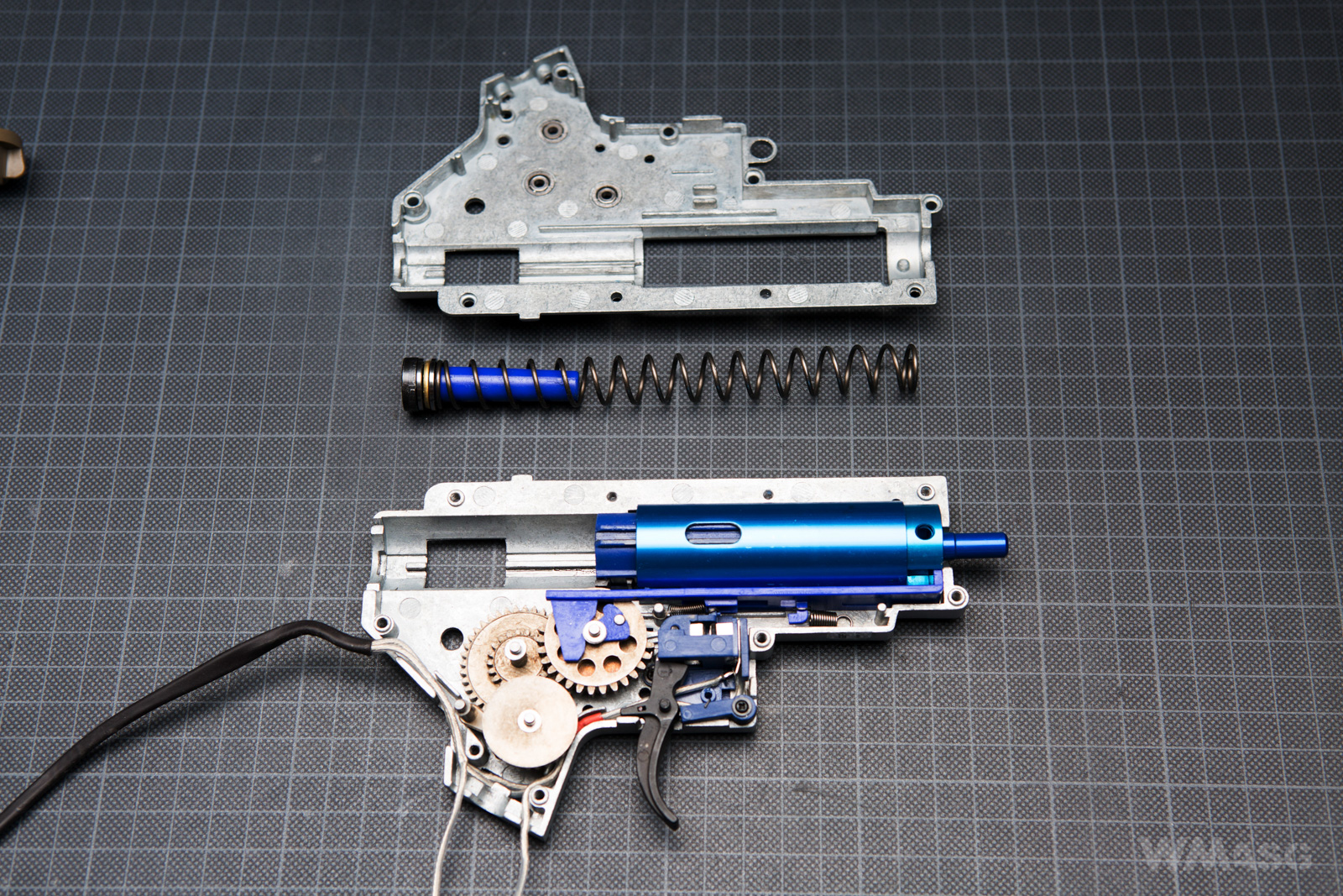 Specna Arms SA-E12 PDW - wewnątrz