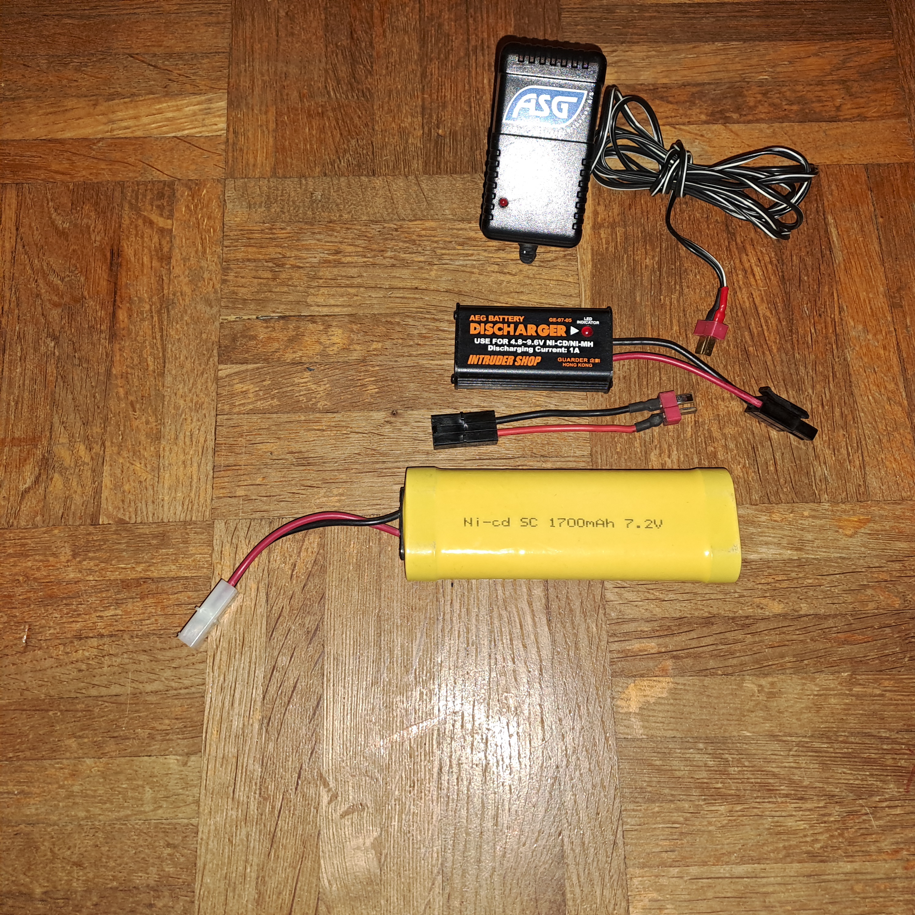 Ładowarka+ rozładowarka baterii ASG, Ni-CD/Ni-MH