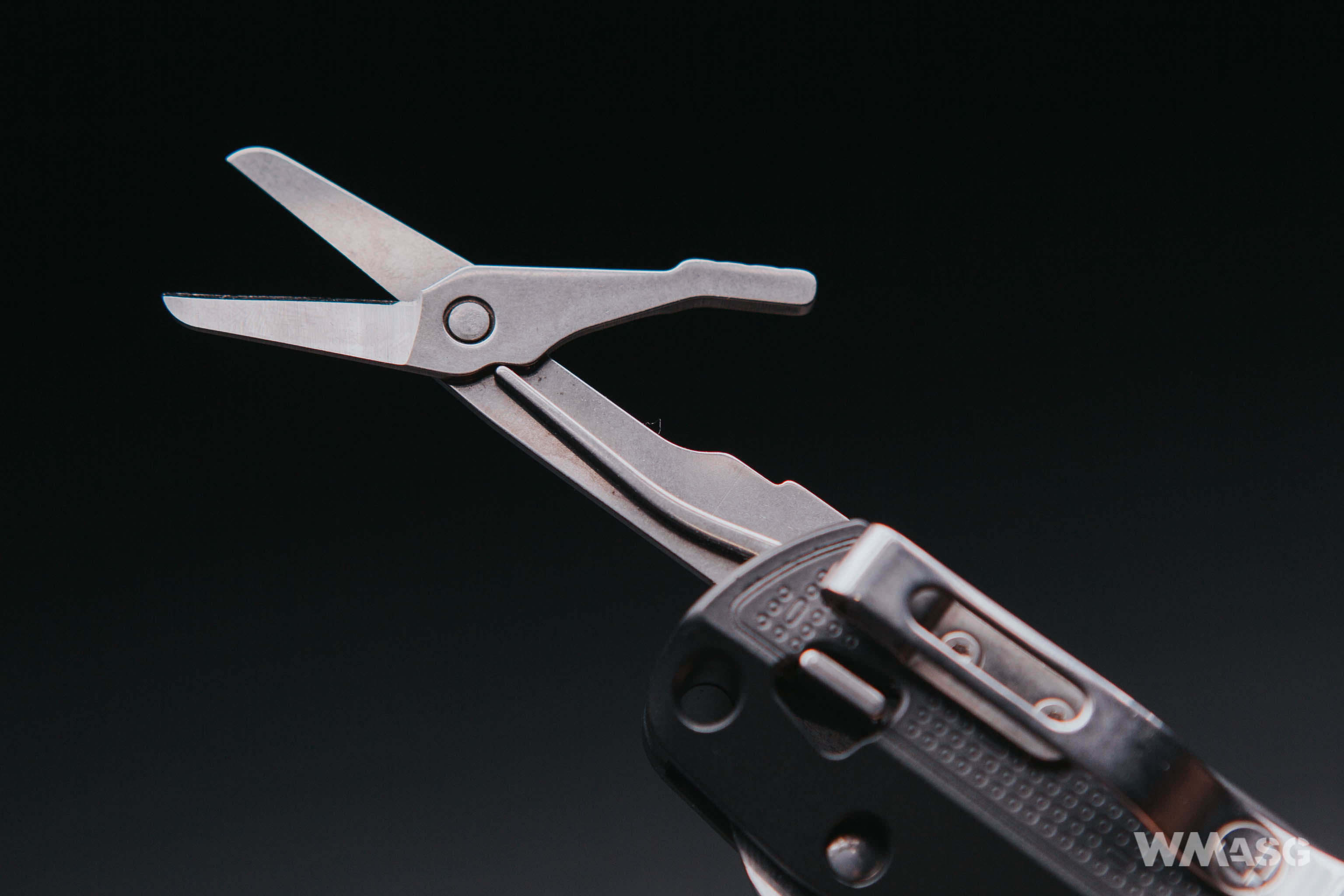 Leatherman FREE K4 (stiudio)