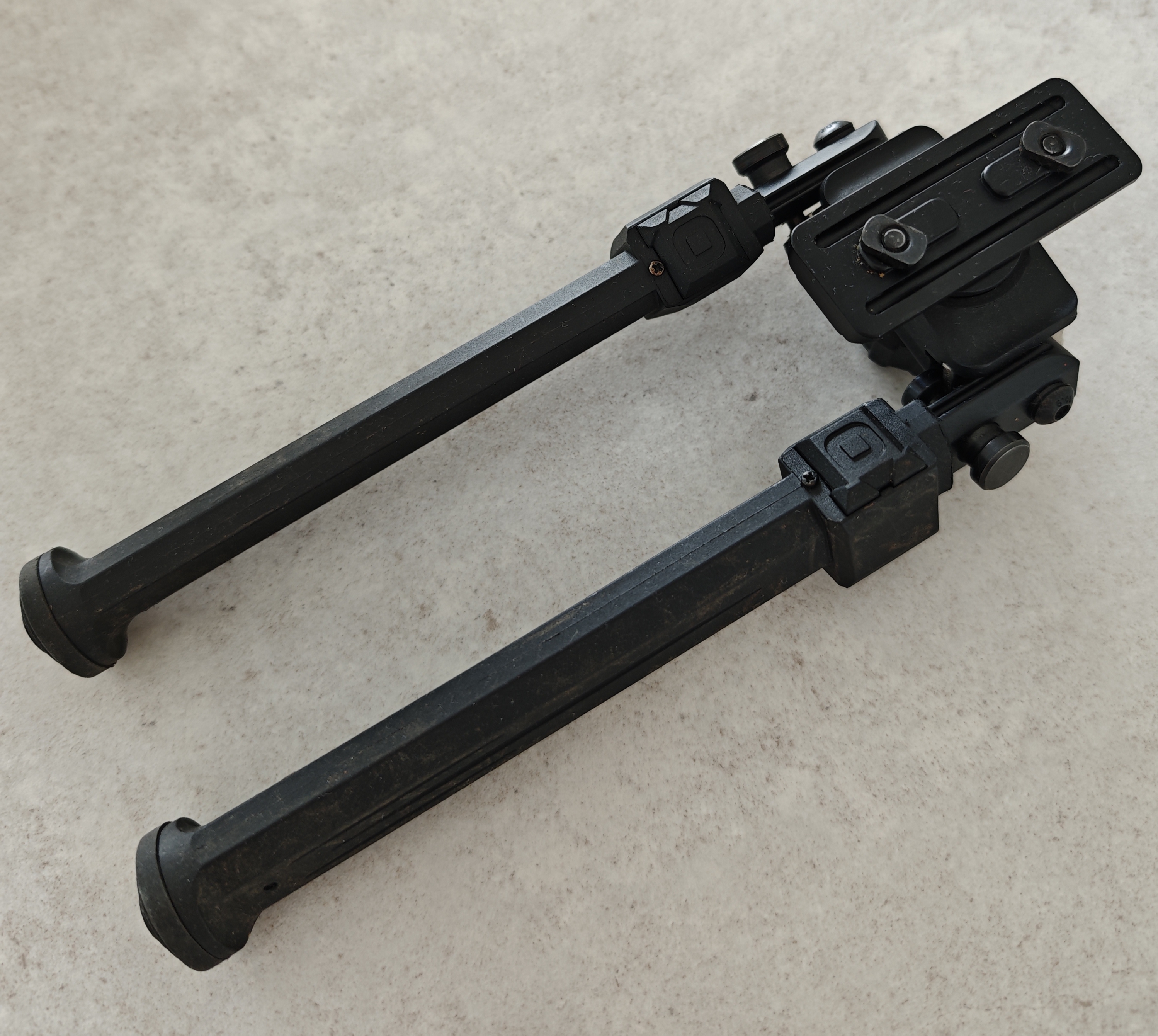 Fajny bipod, dwójnóg M-LOK, Magpul