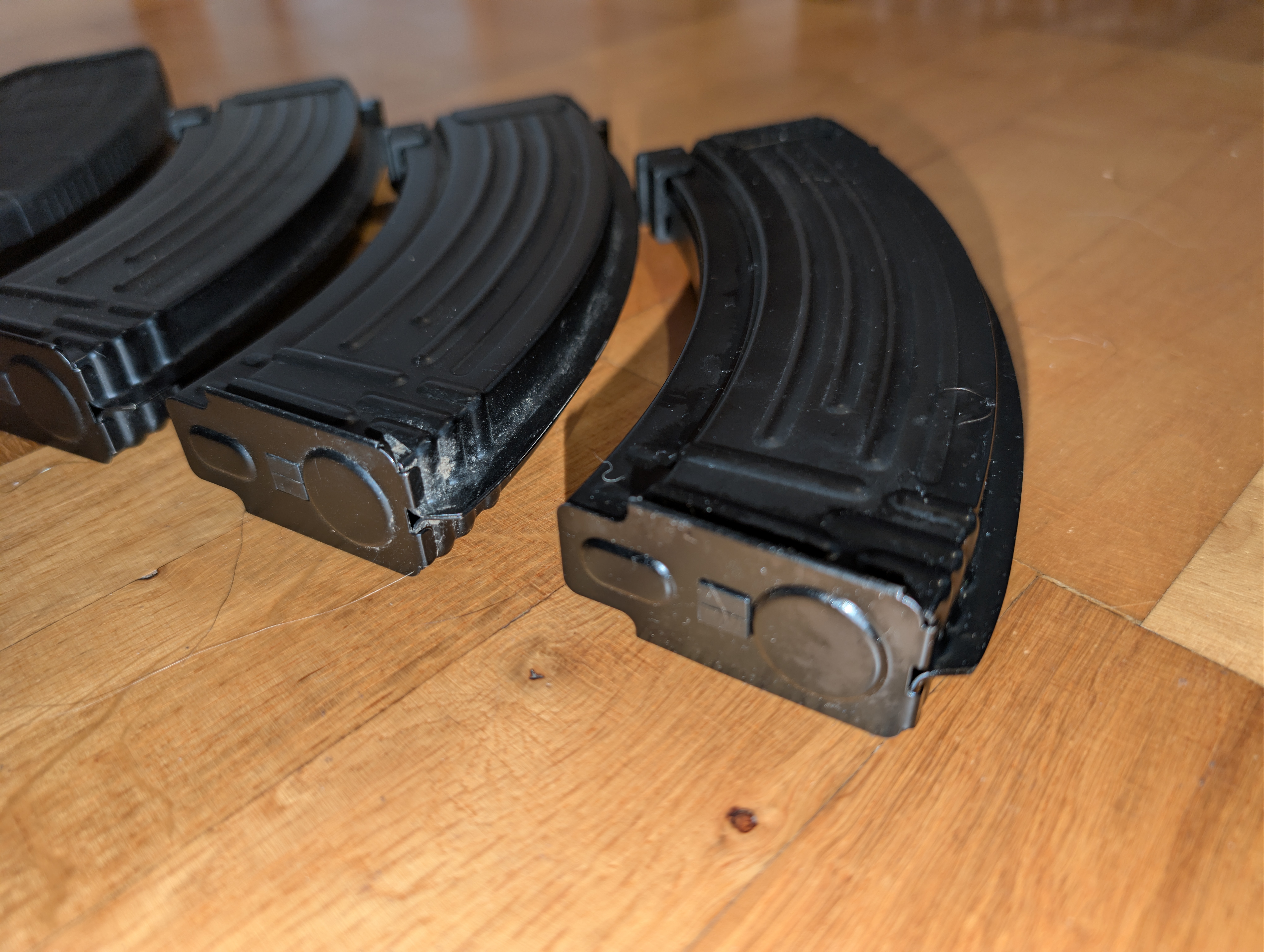 Zestaw Magazynków AK ASG (5 sztuk) – Metalowe i Polimerowe Mid-Cap