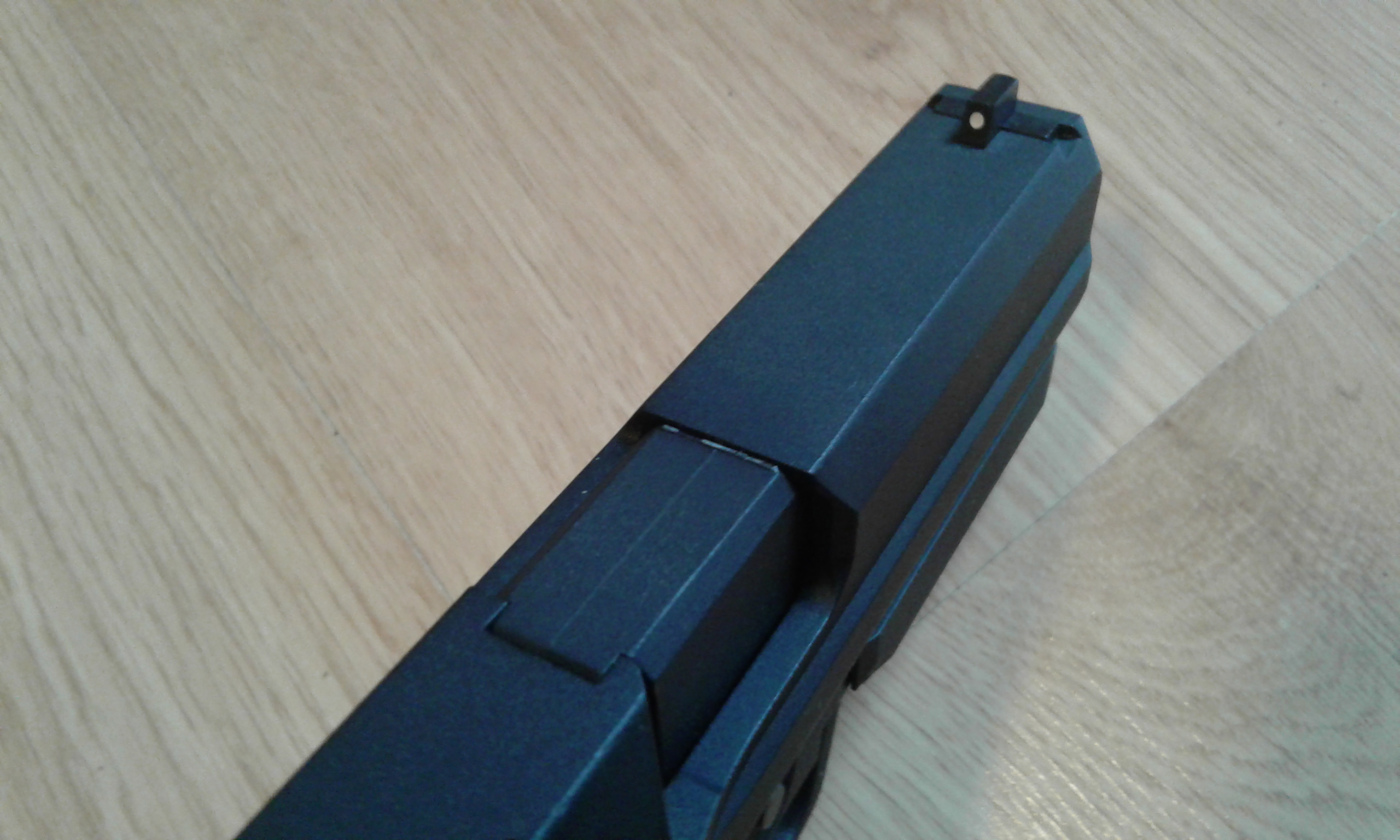 HK USP, SR,C jak NOWA