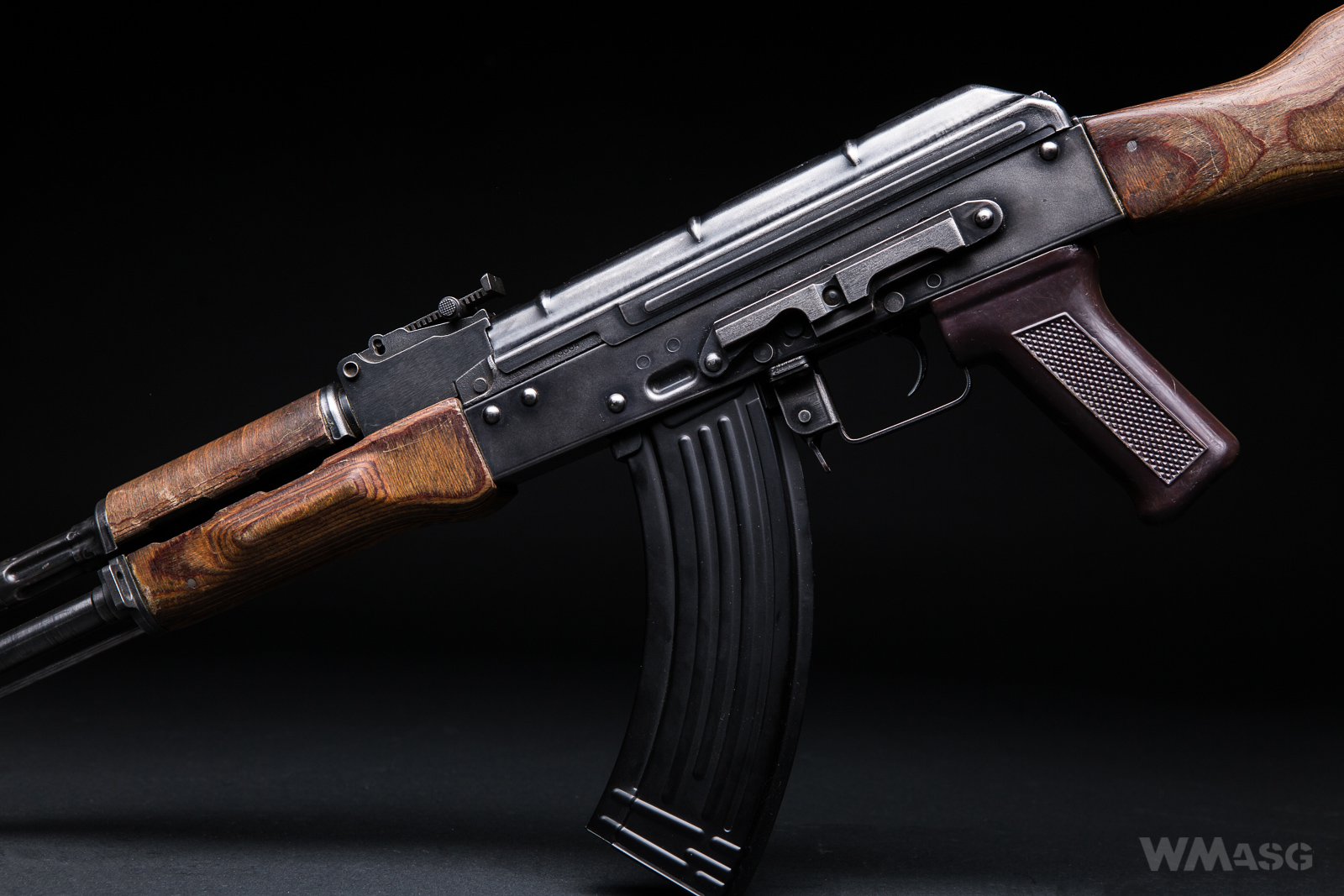 AKM G&G (z AIMS)