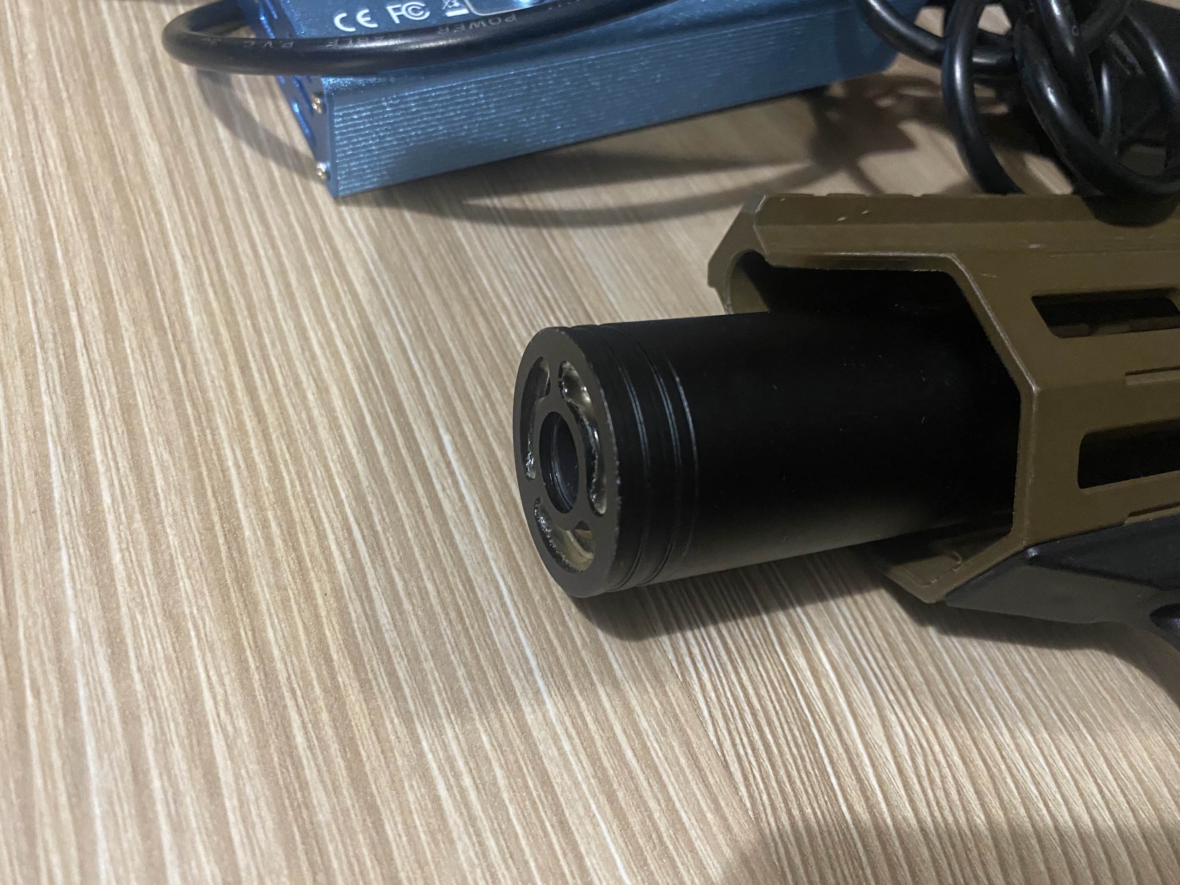 Zestaw ASG Karabin + Kolimator + tracer + ładowarka + magazynki+ akumulator