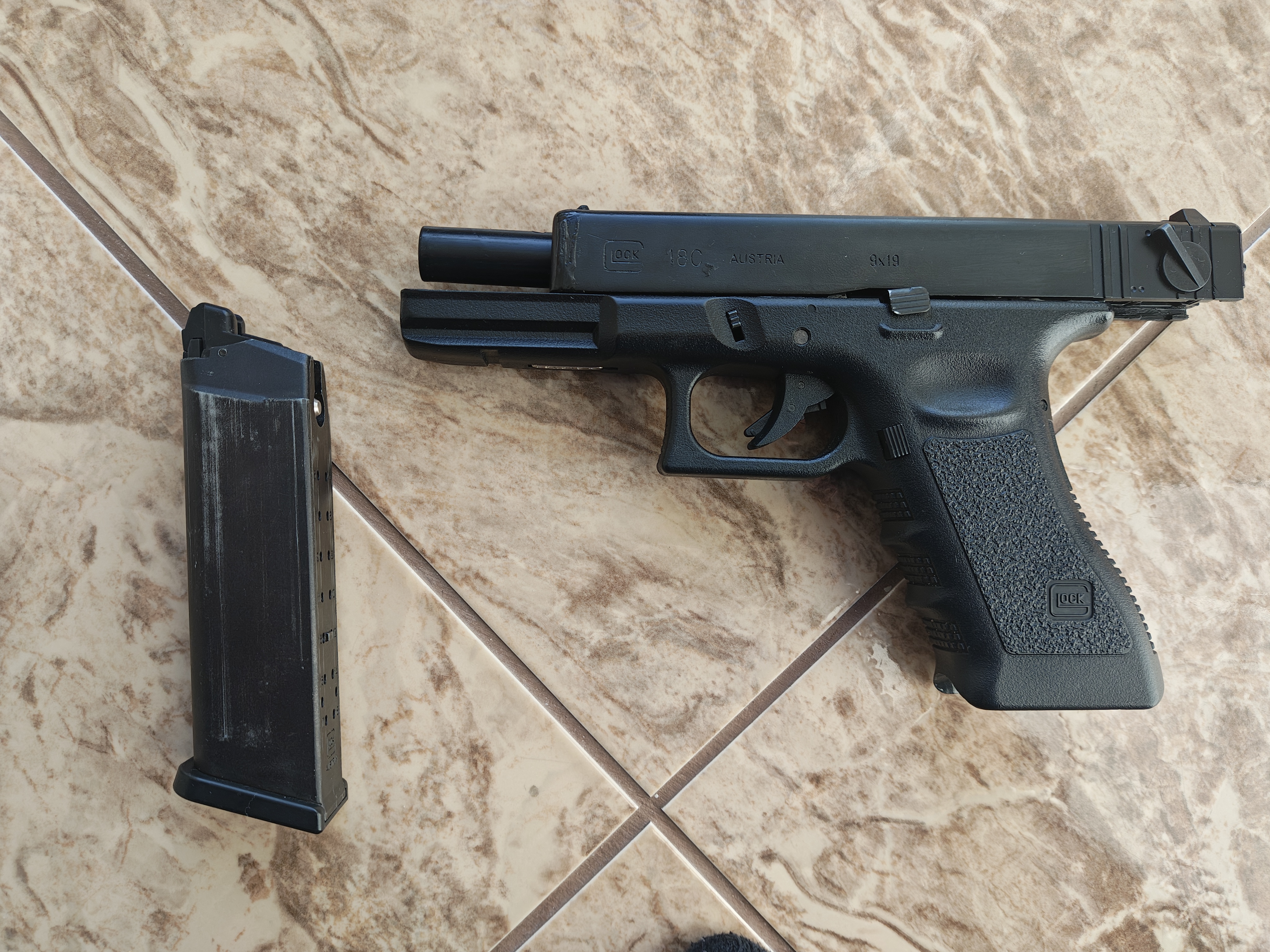 Tokio Marui Glock 18