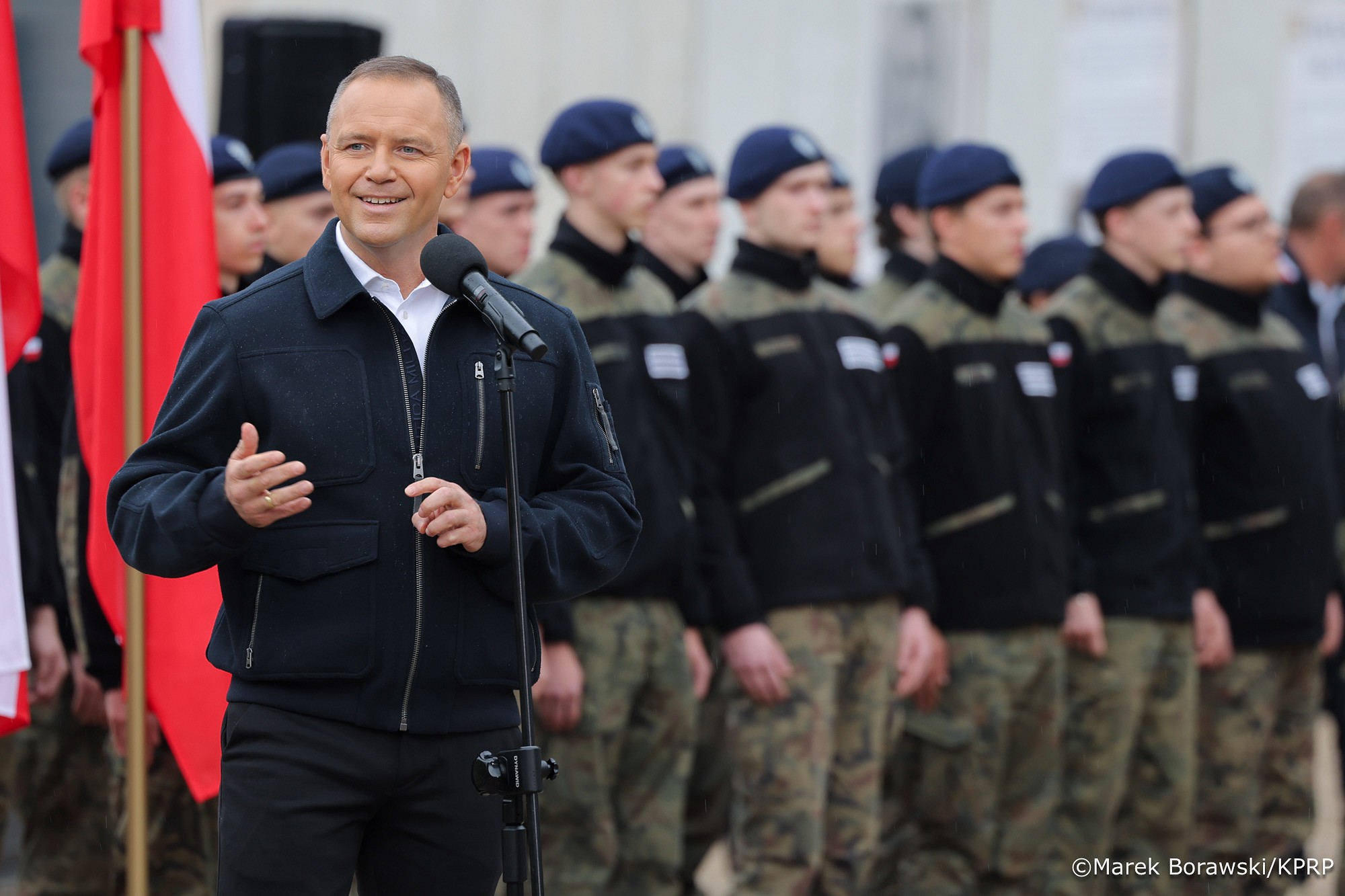 Karol Nawrocki chce publicznej debaty o dostępie do broni