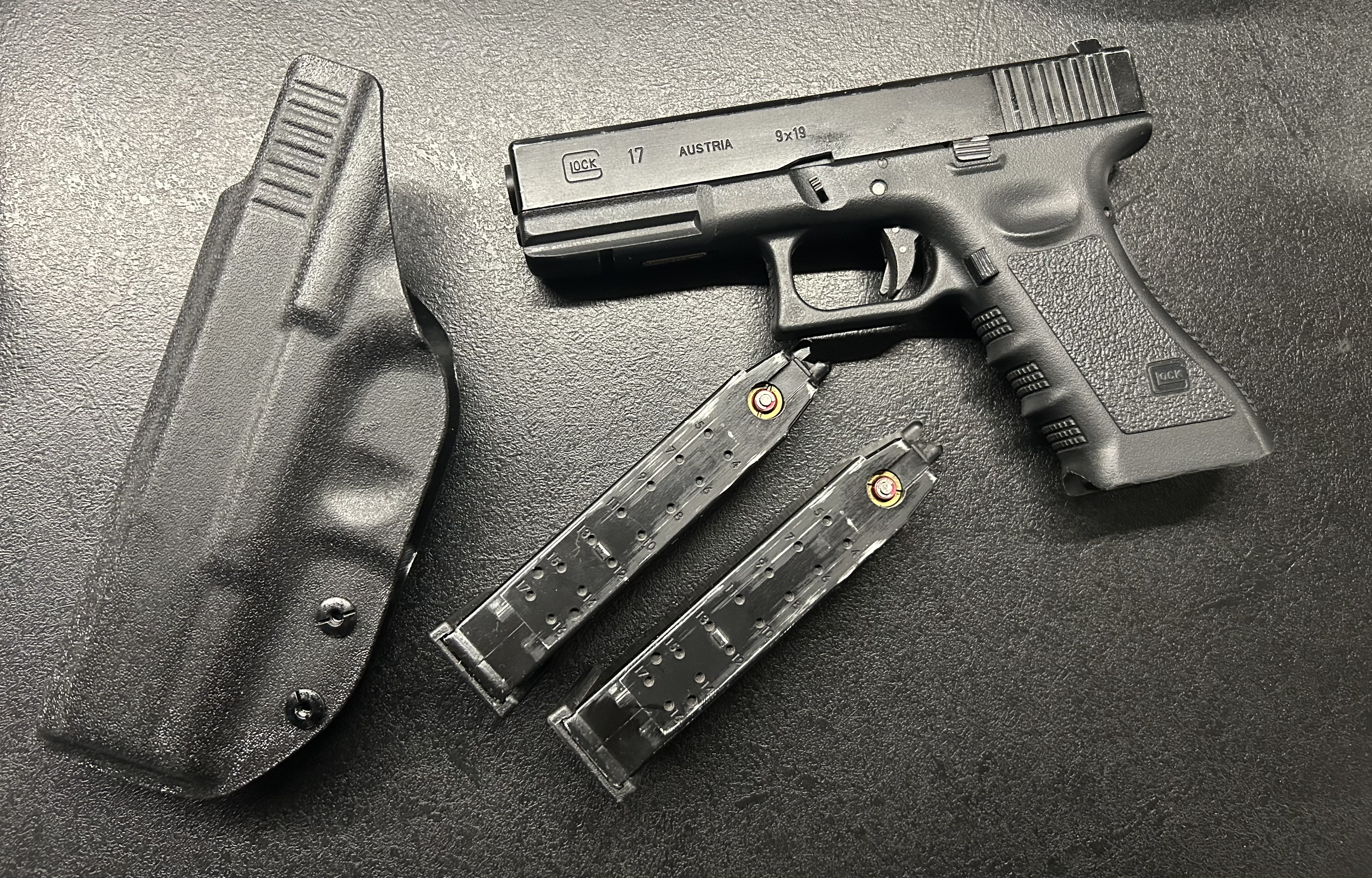 Glock 17 GBB z oznaczeniami w systemie TM tuning i części