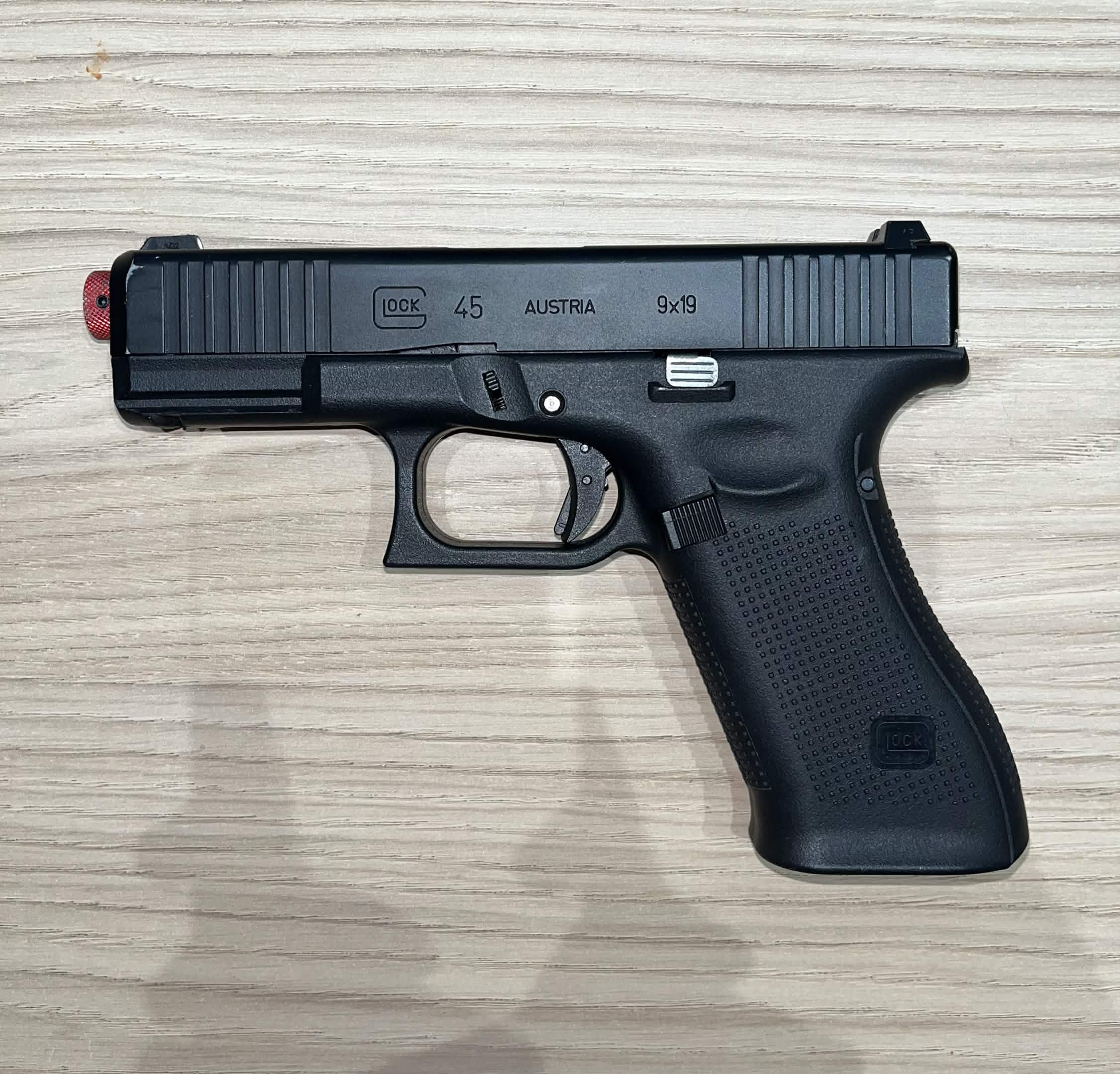 Umarex Glock 45 ASG + Laser Ammo R.E.A.L. + 3 tarcze i-MTTS