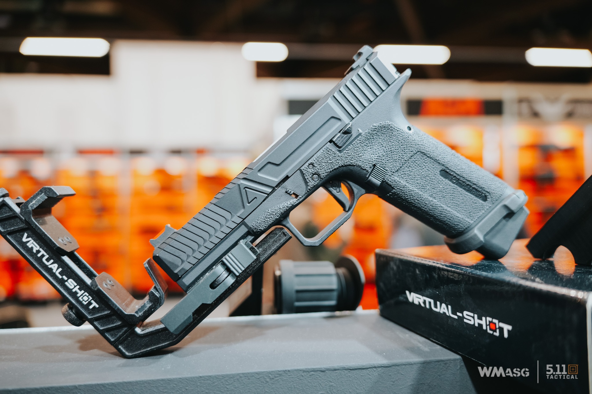 Red Wolf Airsoft z licencjonowanymi produktami własnej produkcji.