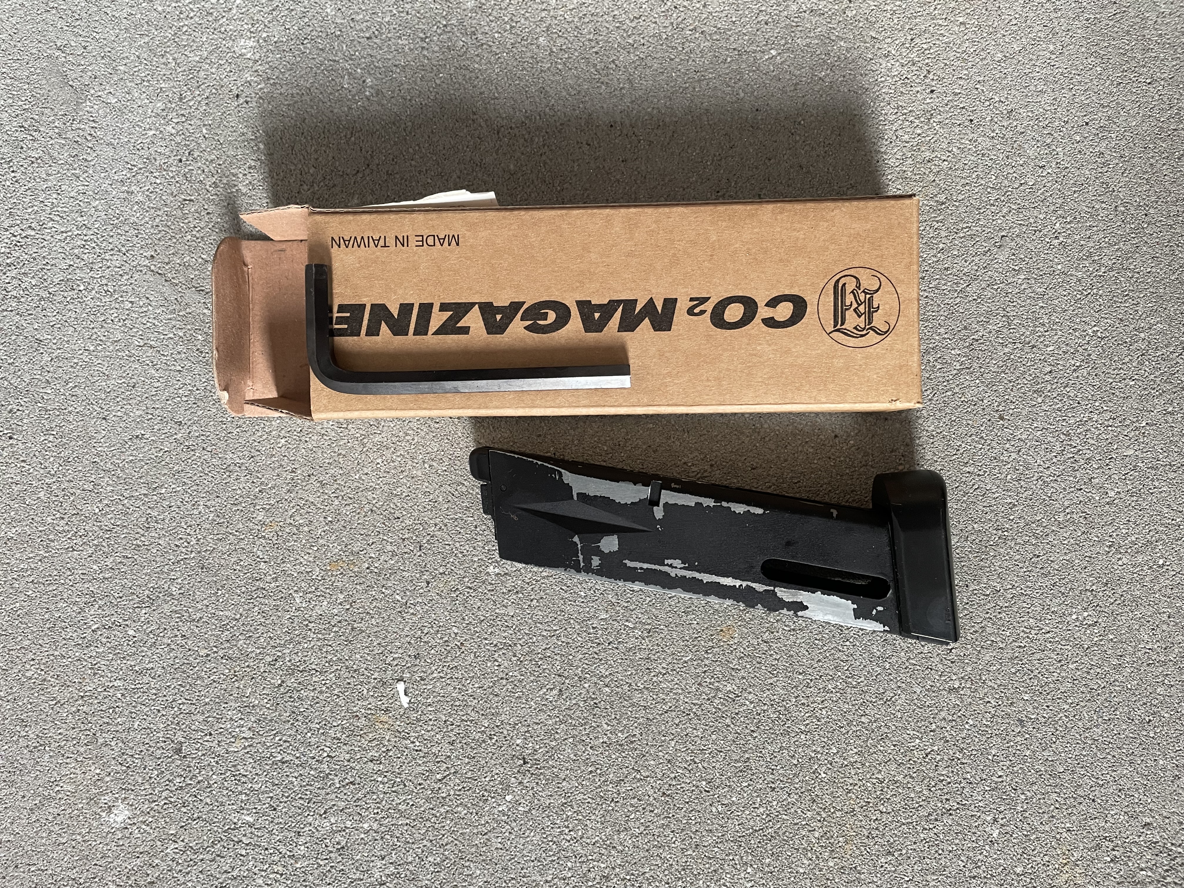 Magazynek KJW/ASG do m9