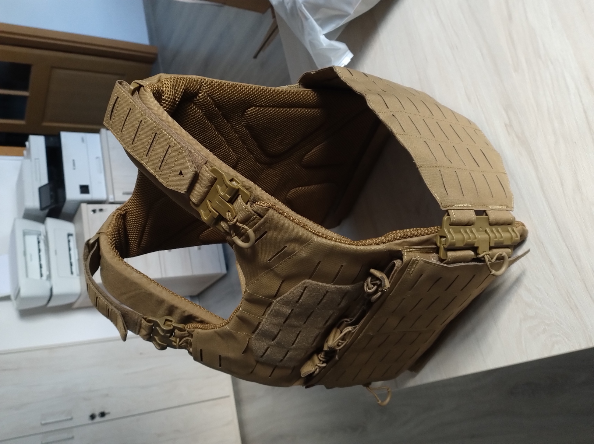 Kamizelka taktyczna Plate Carrier MOLLE - różne modele, hurt od 10 szt.