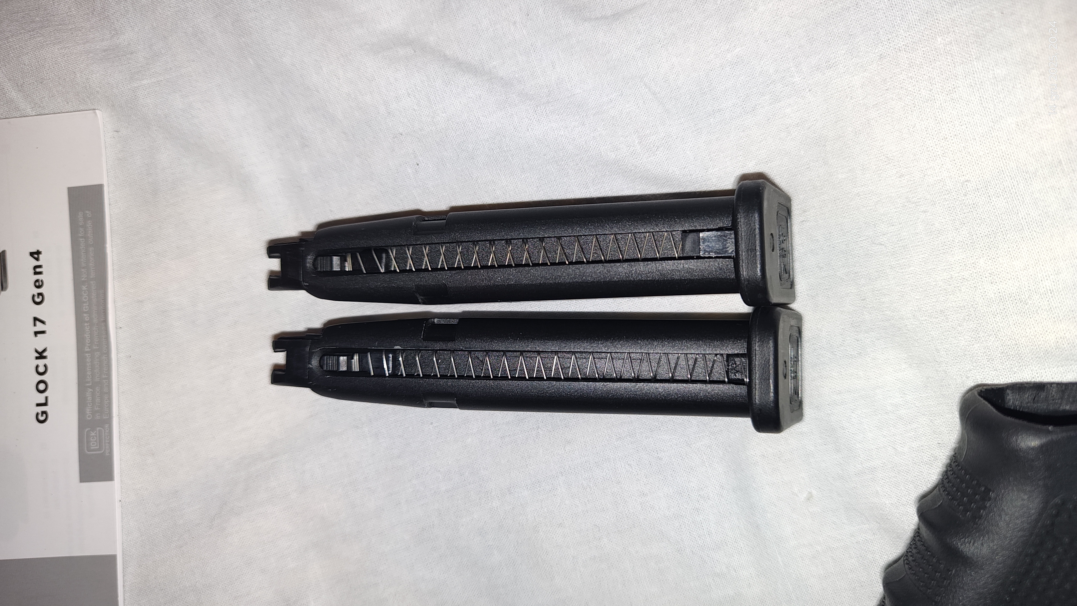 Glock 17 gen4 AIRSOFT GUN + 2mag + gaz + kulki.