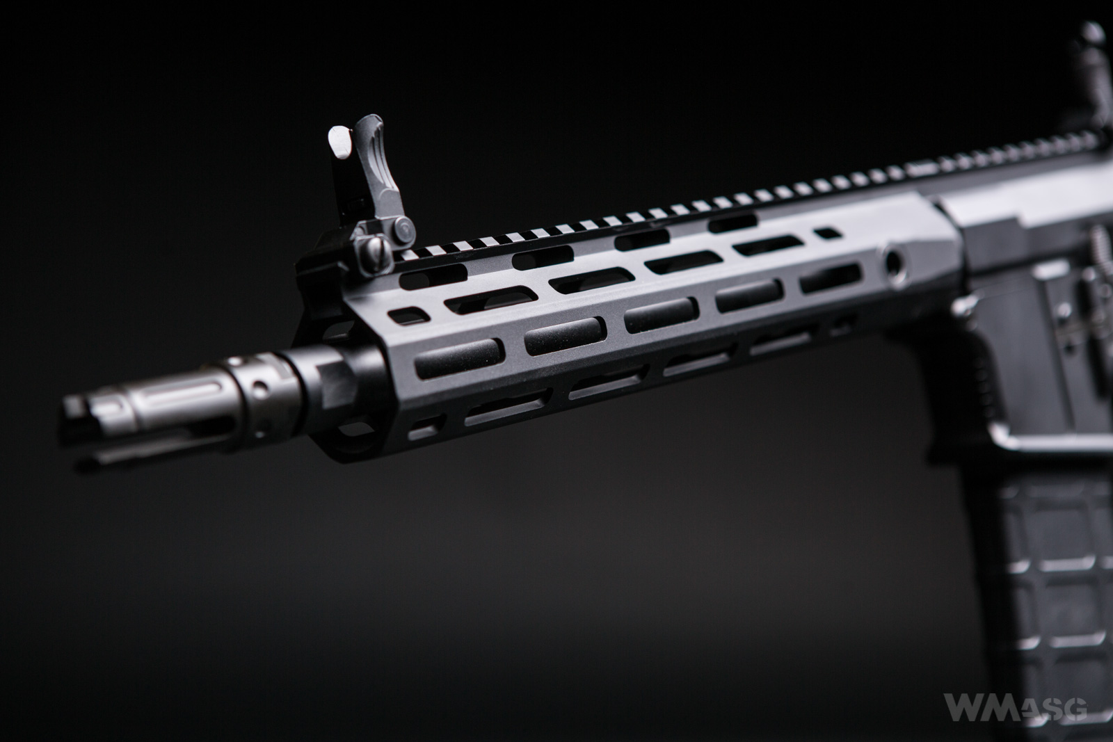 Cyma CM.097B - z zewnątrz