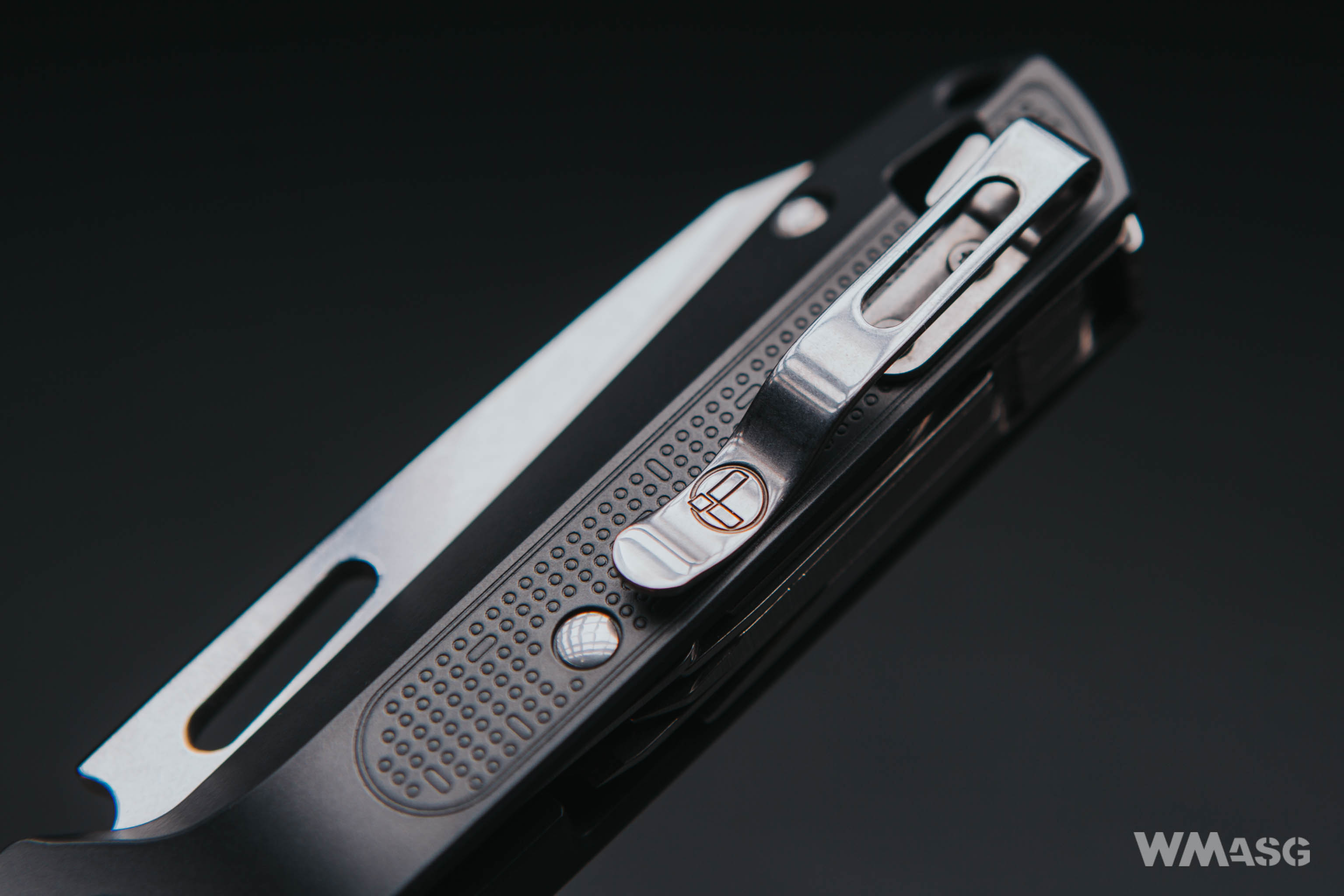 Leatherman FREE K4 (stiudio)