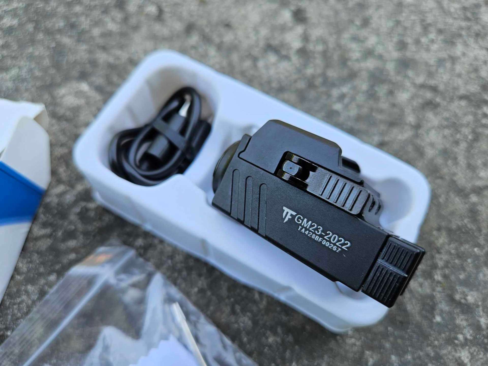 Latarka pistoletowa na pistolet GM23 800lm