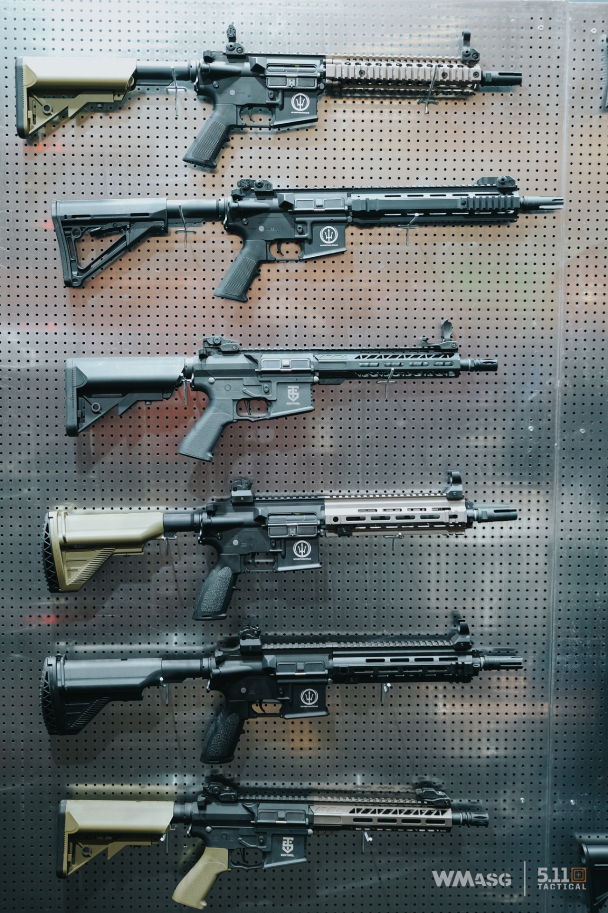 Red Wolf Airsoft z licencjonowanymi produktami własnej produkcji.