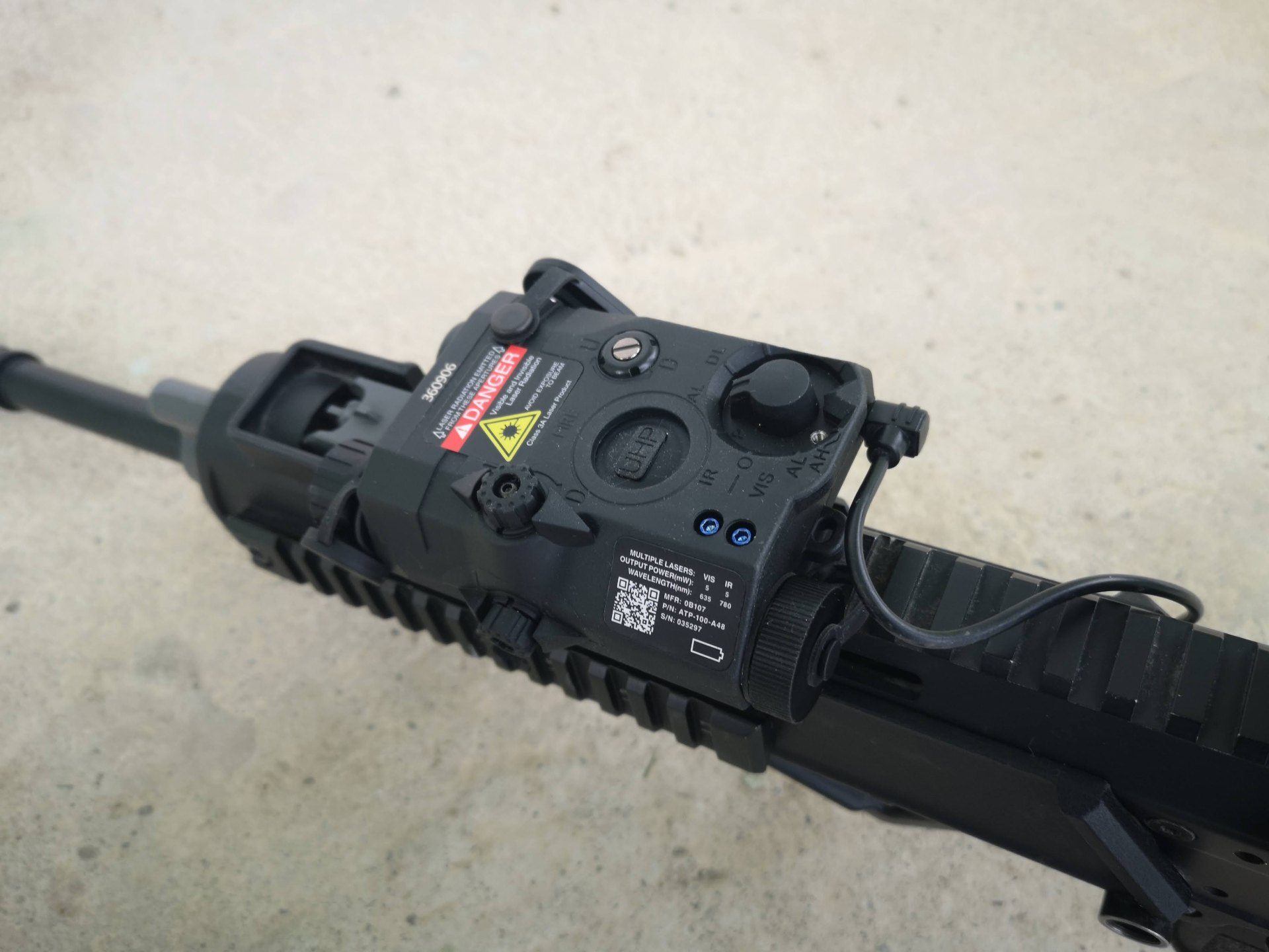 AN-PEQ 15 czerwony laser, latarka, IR od WADSN