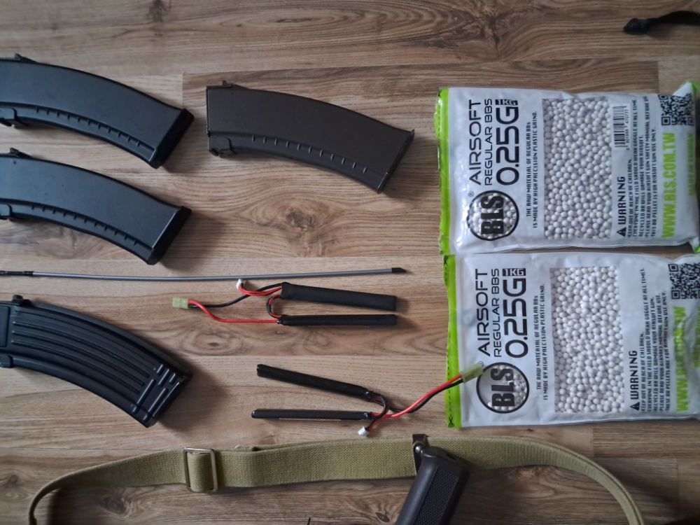 Komplety zestaw ASG na start! Cyma 045 (AKS-74U) + 4 magi + szpej + li-po