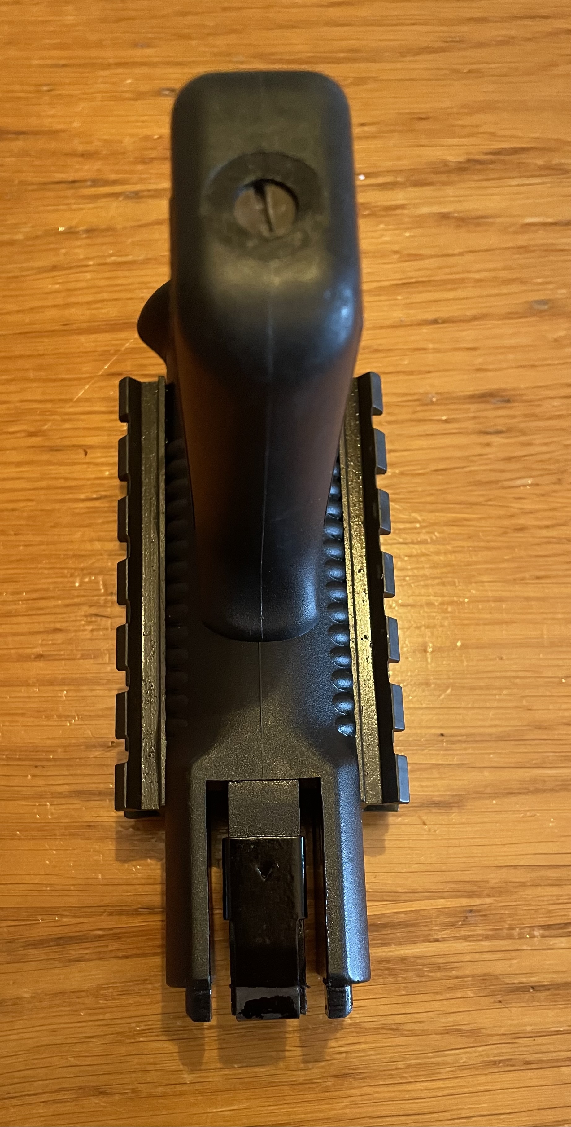 Łoże Beryl z chwytem pionowym i szynami Picatinny FB Radom