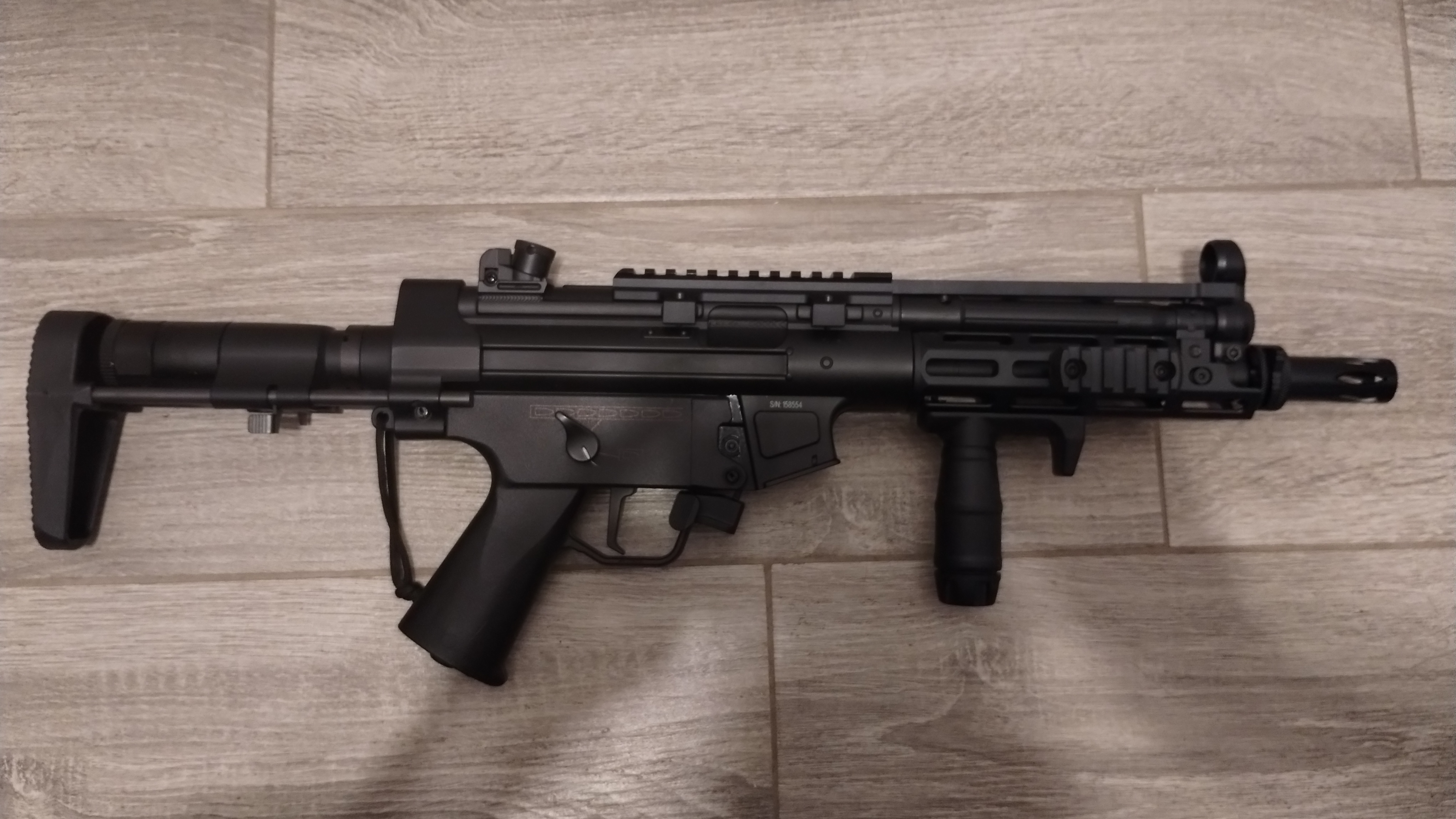 CM.041G - MP5 mało używane + akcesoria