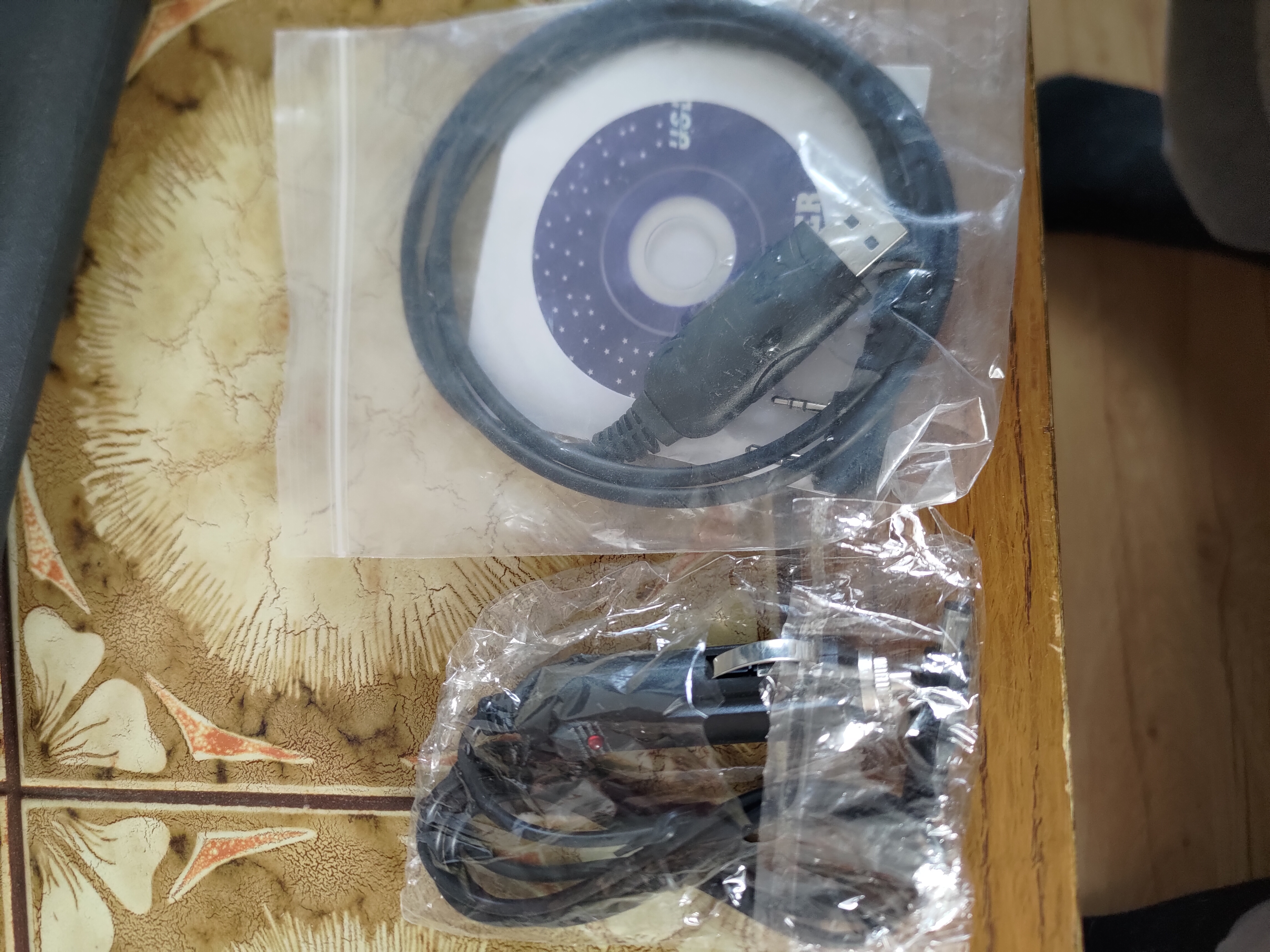 Płyta do programowania radia Baofeng + ładowarka samochodowa do radia