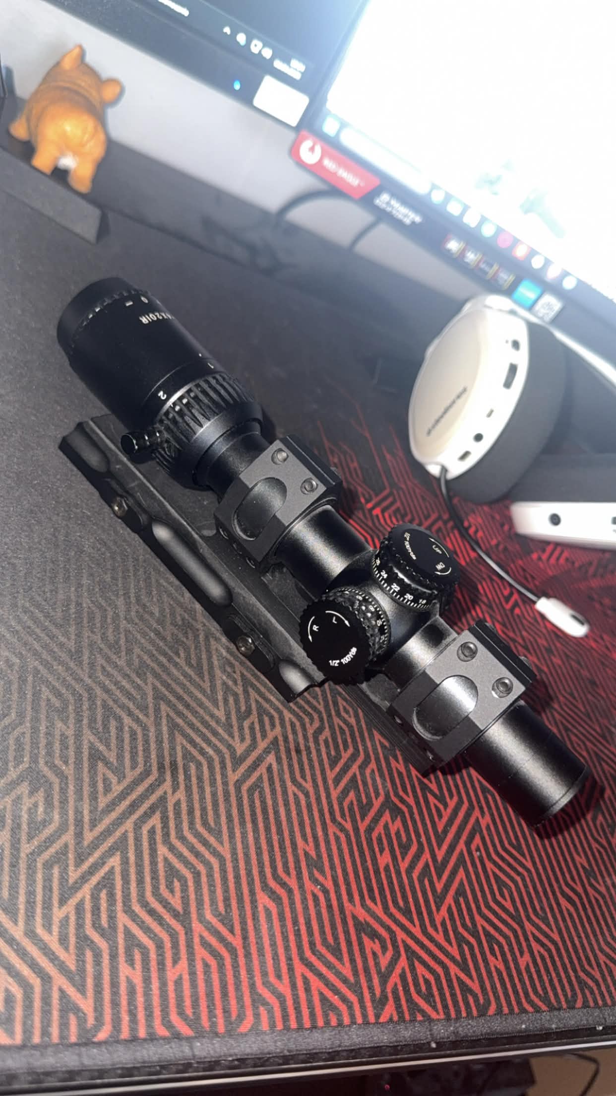 Luneta Victoptics na customowym montażu