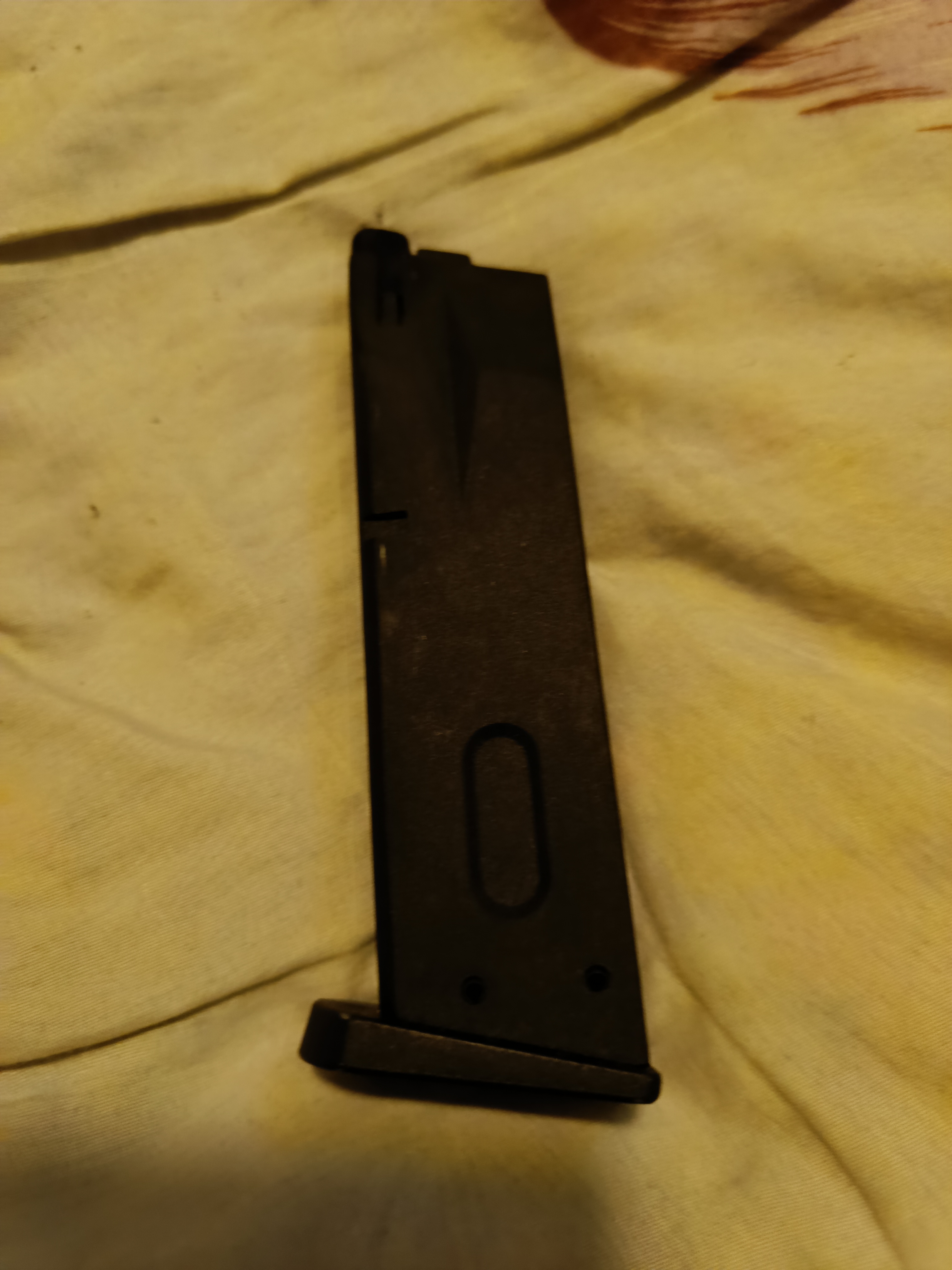 Magazynek KJW na GG do Beretty.