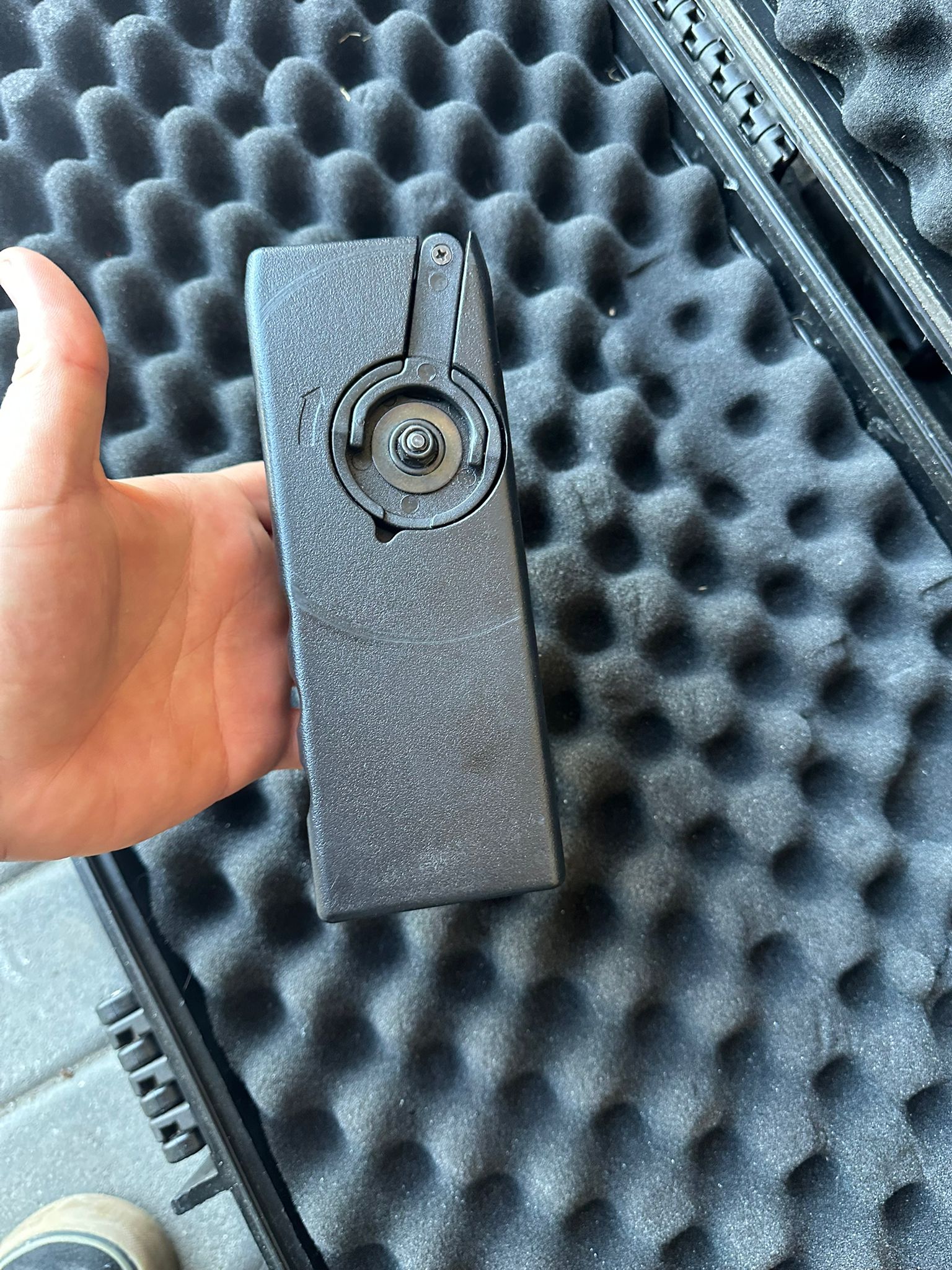 MAGAZYNKI I SZYBKOŁADOWARKA