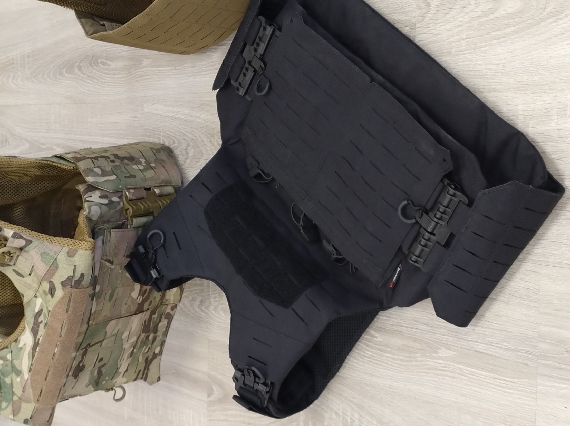 Kamizelka taktyczna Plate Carrier MOLLE - różne modele, hurt od 10 szt.