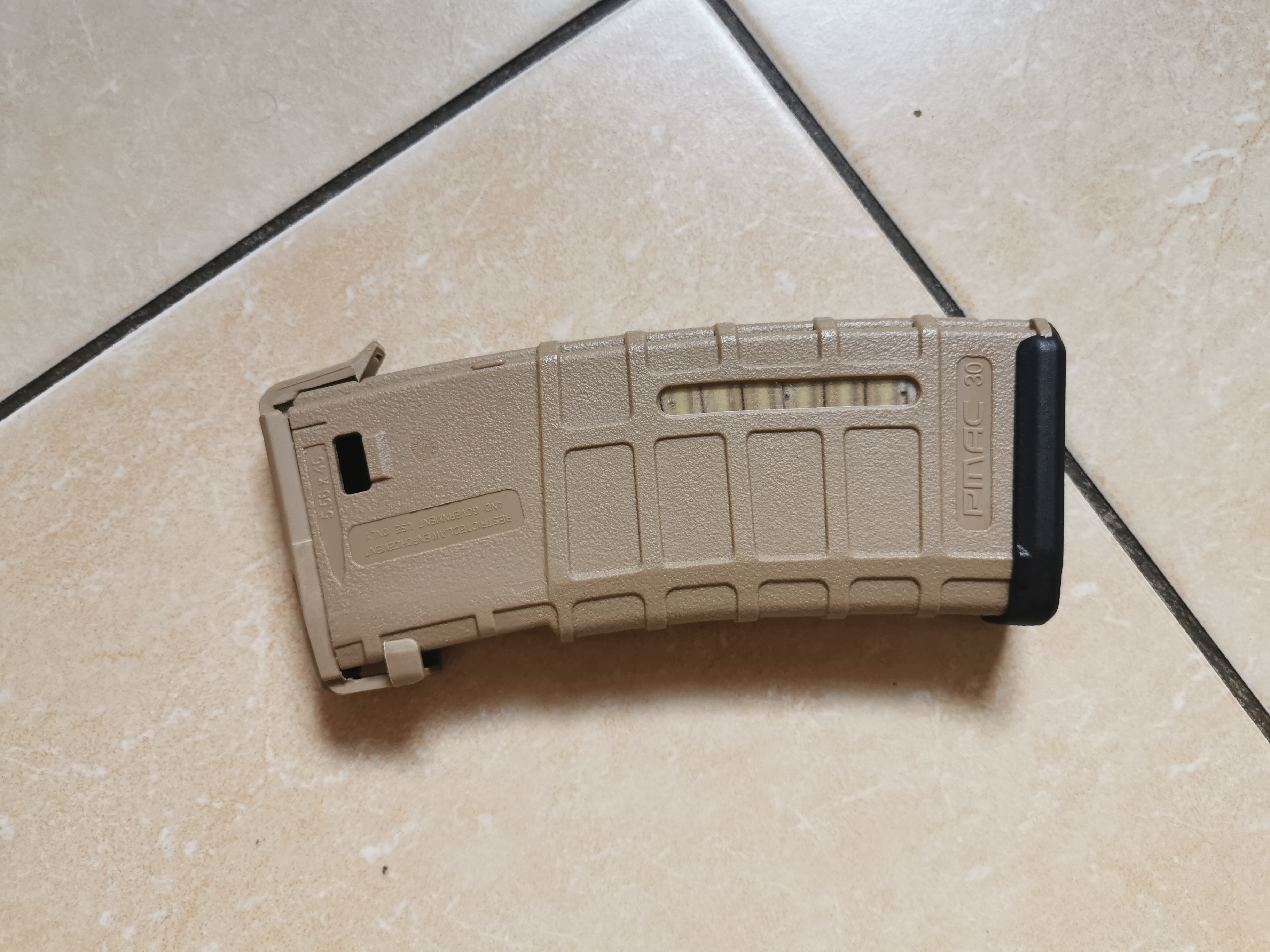 Powerbank w kształcie magazynka PMAG (UWAGA BRAK OGNIW W ŚRODKU)