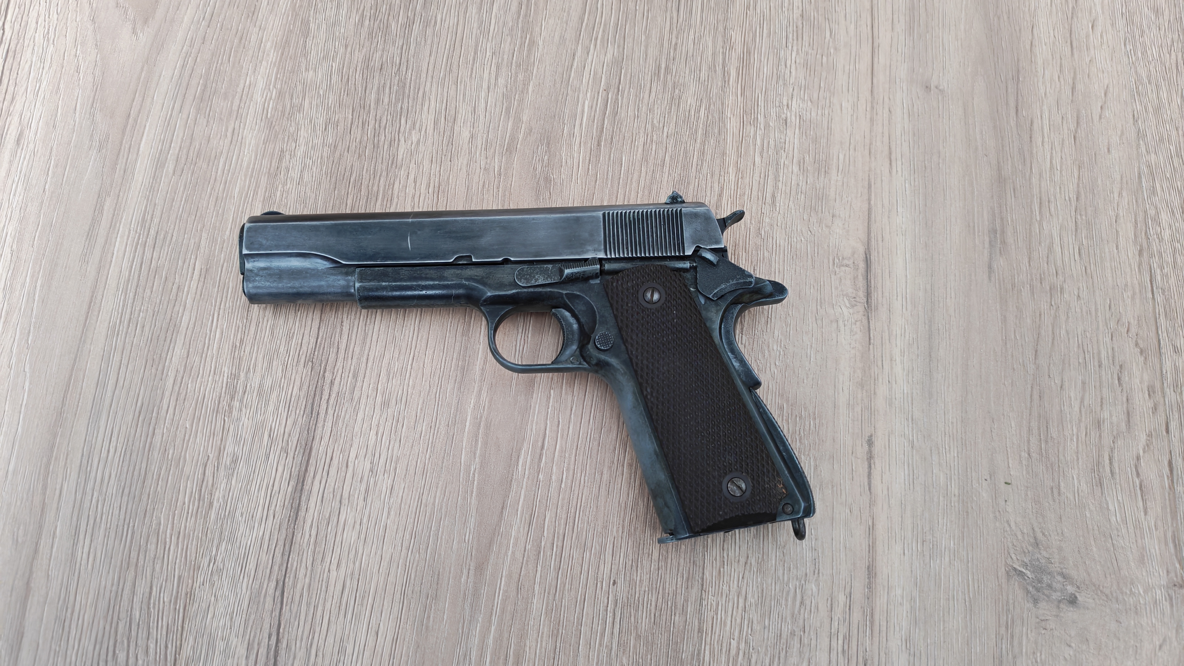 Colt 1911 KWC co2