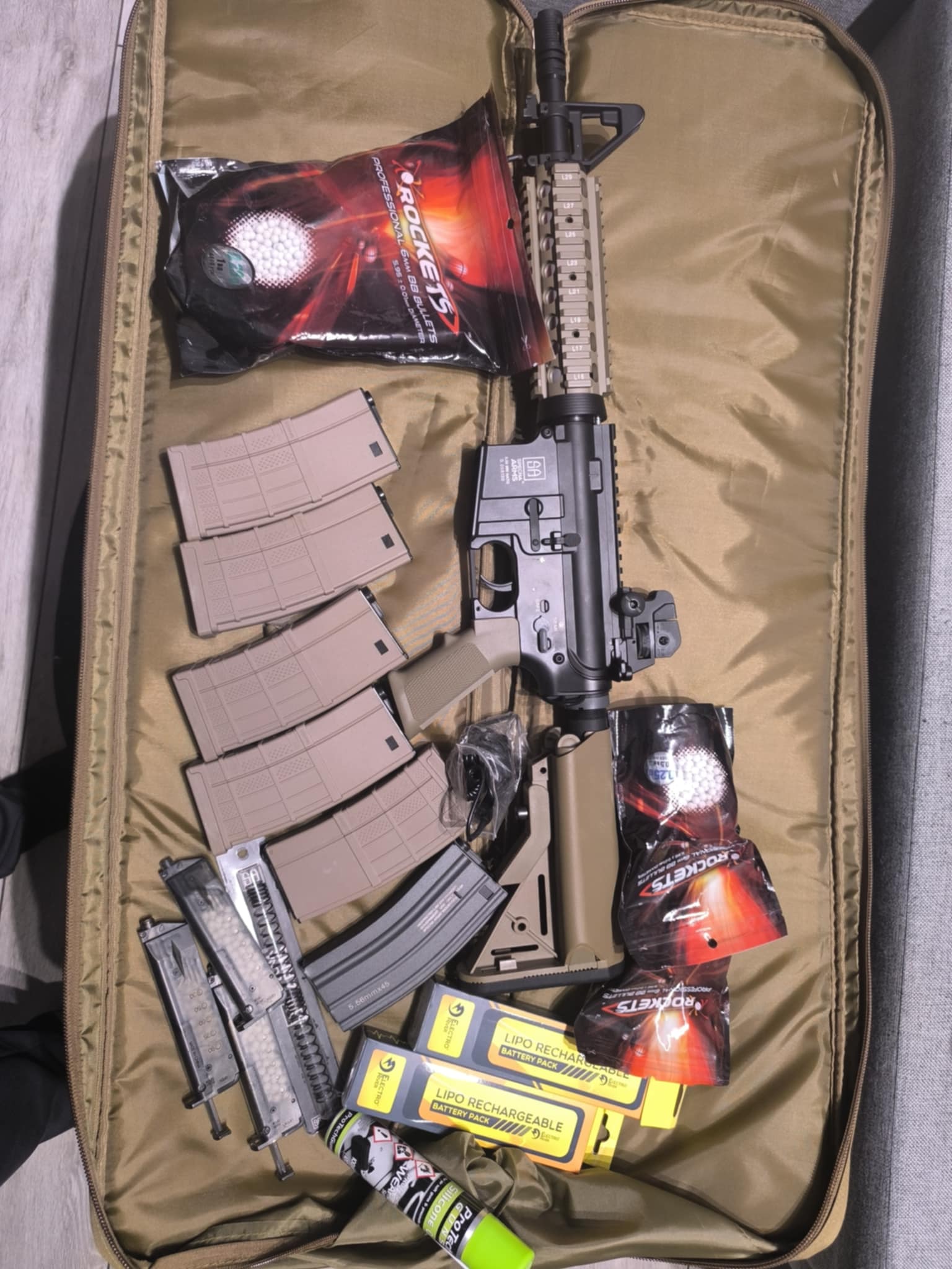 zestaw z Replika karabinka SA-B02 ONE™ - Half-Tan