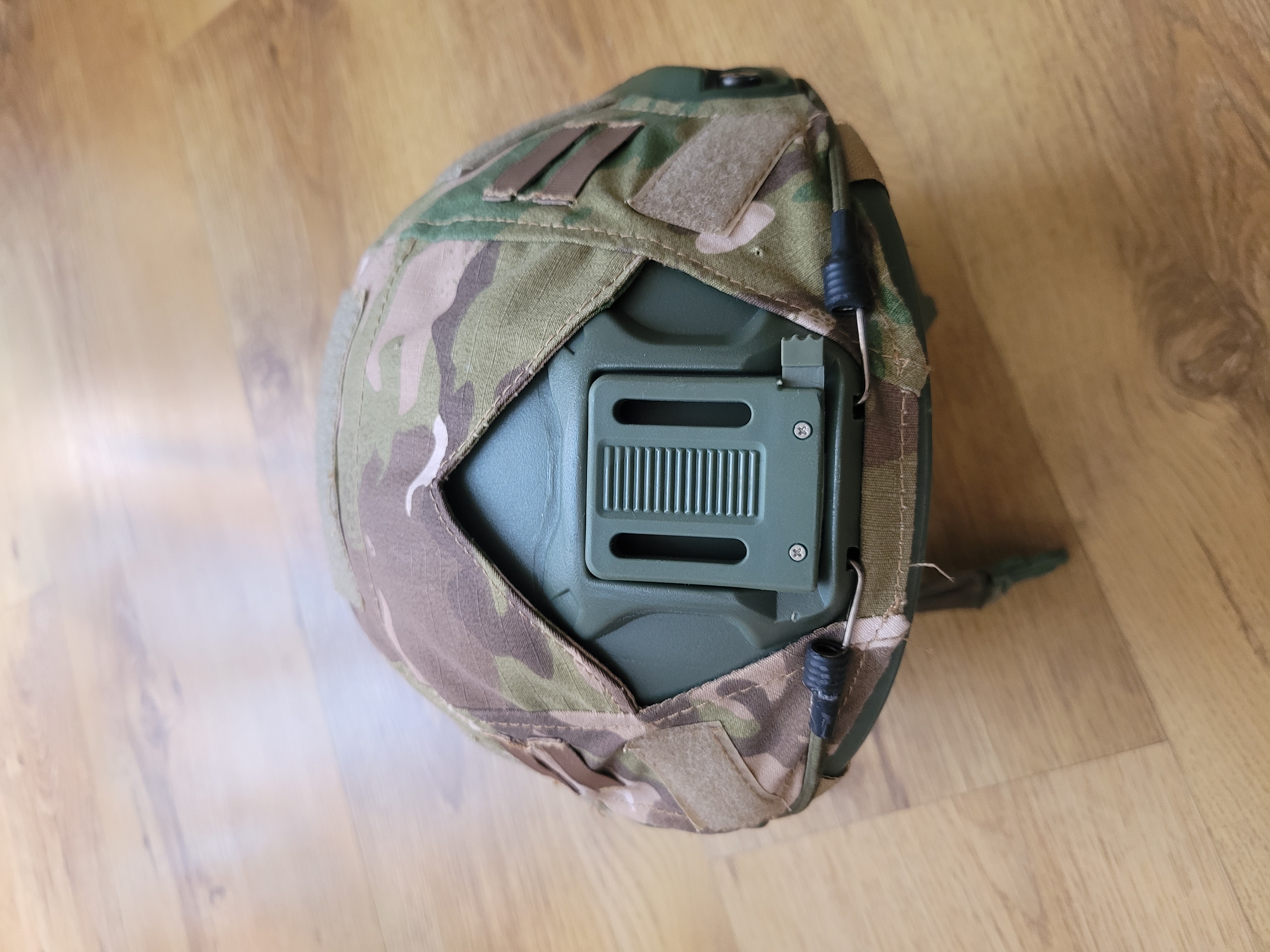 hełm ultimate tactical