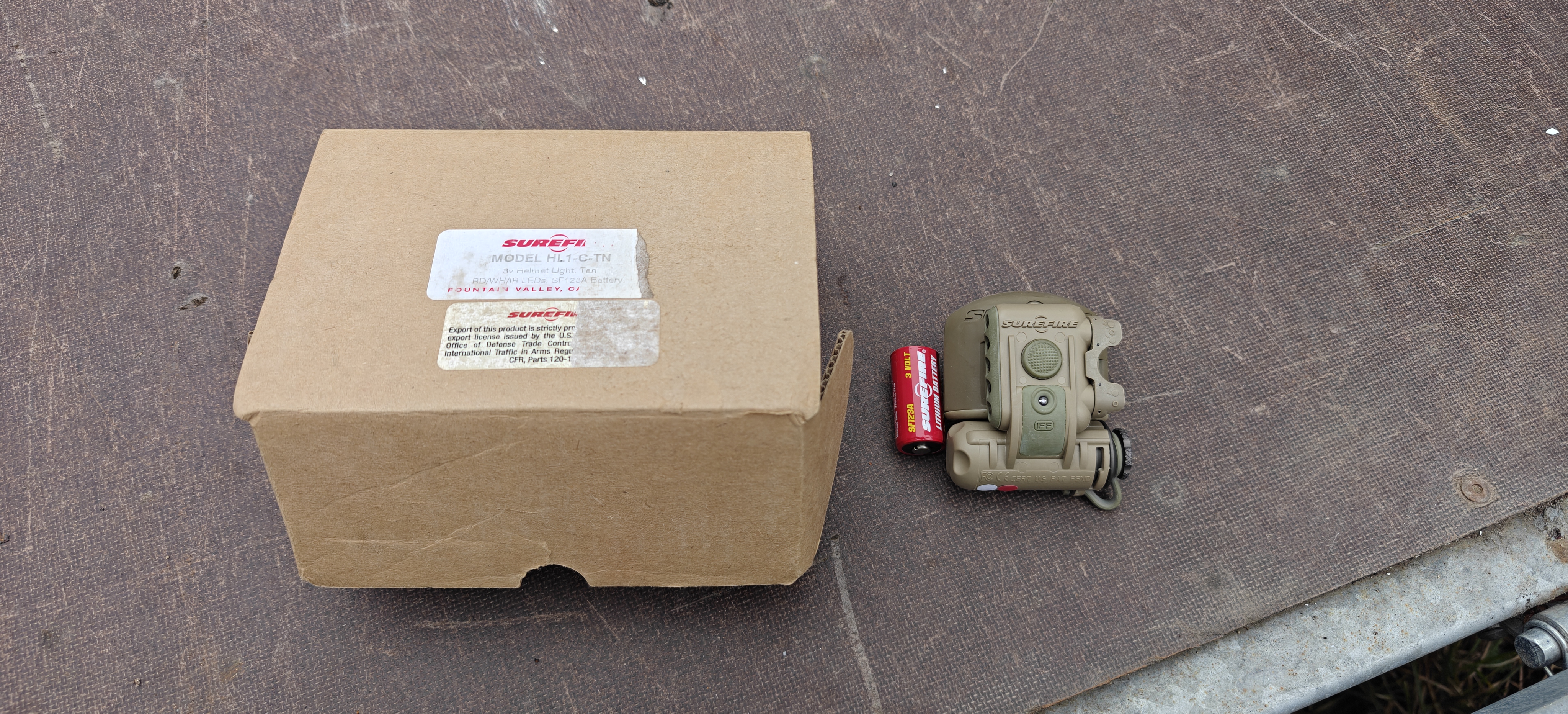 Latarka Surefire HL-1 na hełm RED/WHITE/IR HL1-C-TN