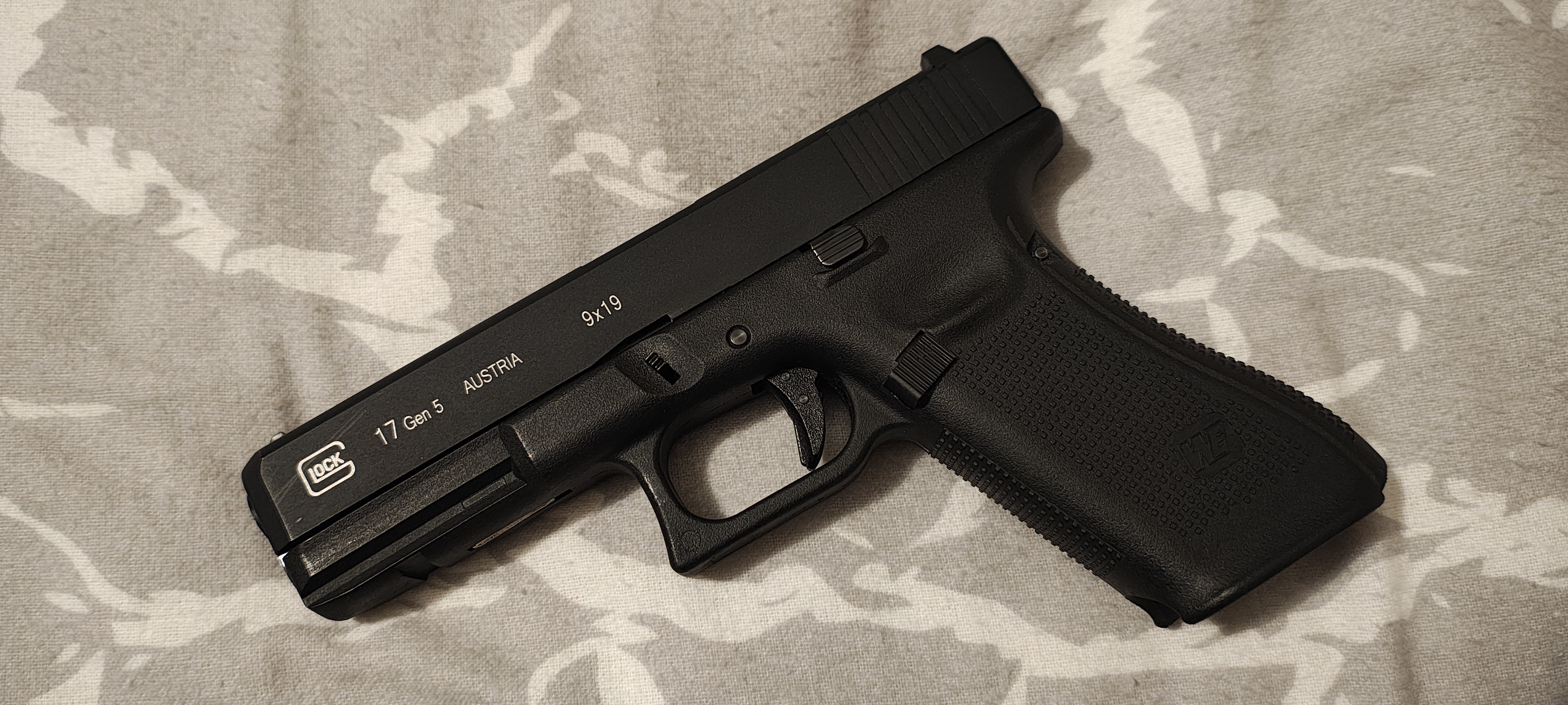 Glock 17 gen5 WE z oznaczeniami + 2 magazynki, bdb stan